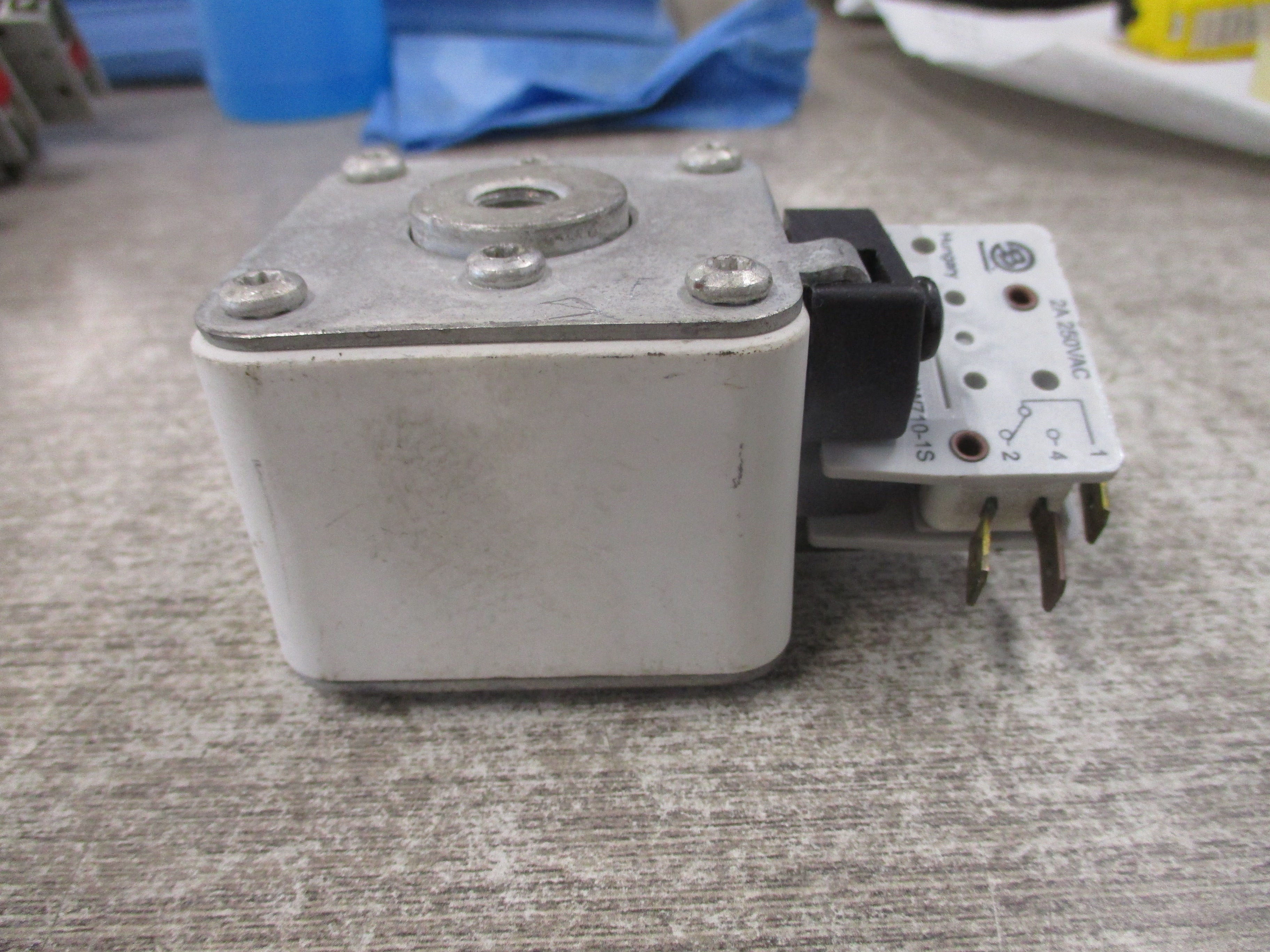 Bussmann Fuse 170M5465 900A 700V Used