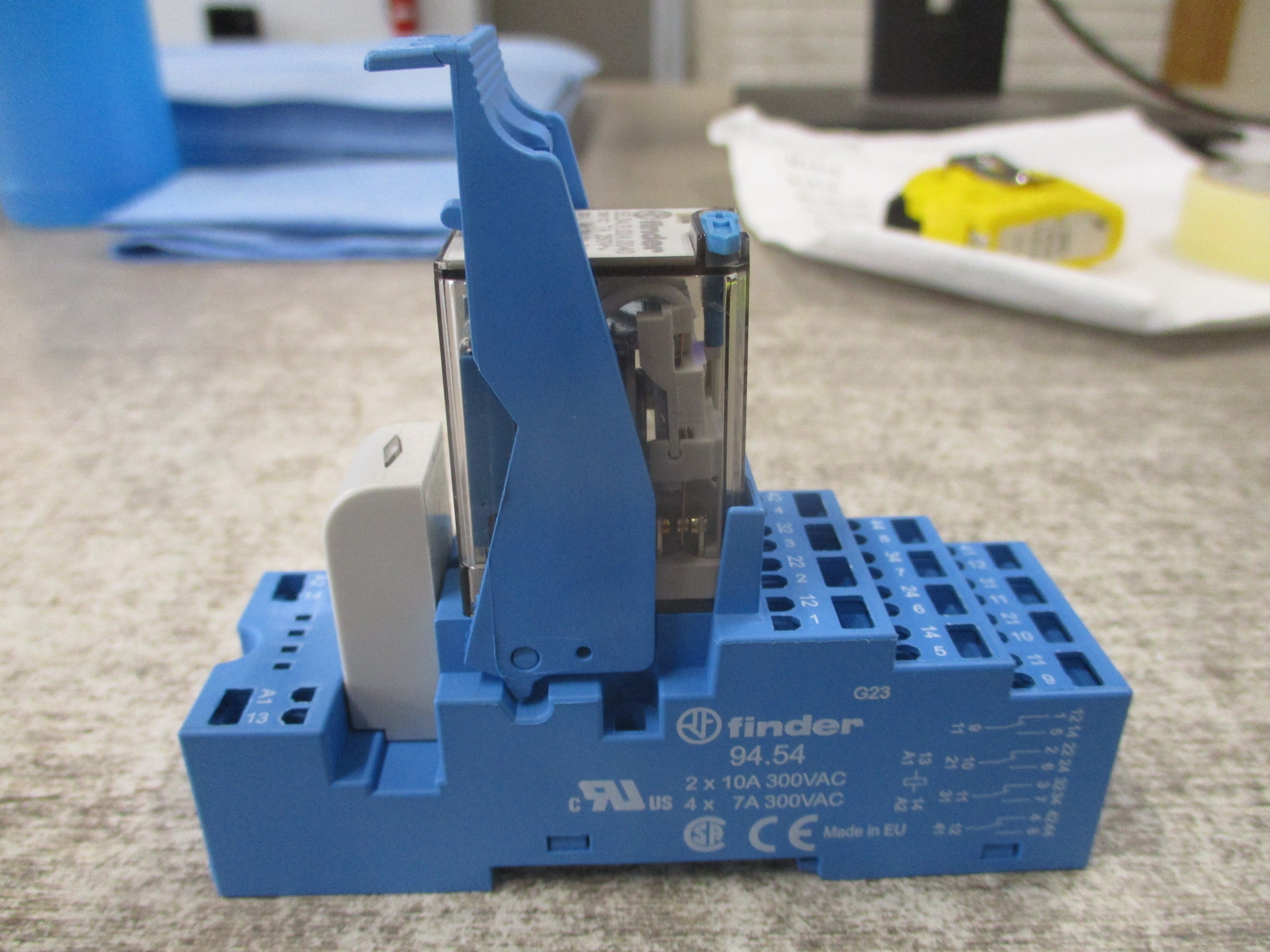 Finder Relay 55.34.9.024.0040 24VDC Coil W/Base Used