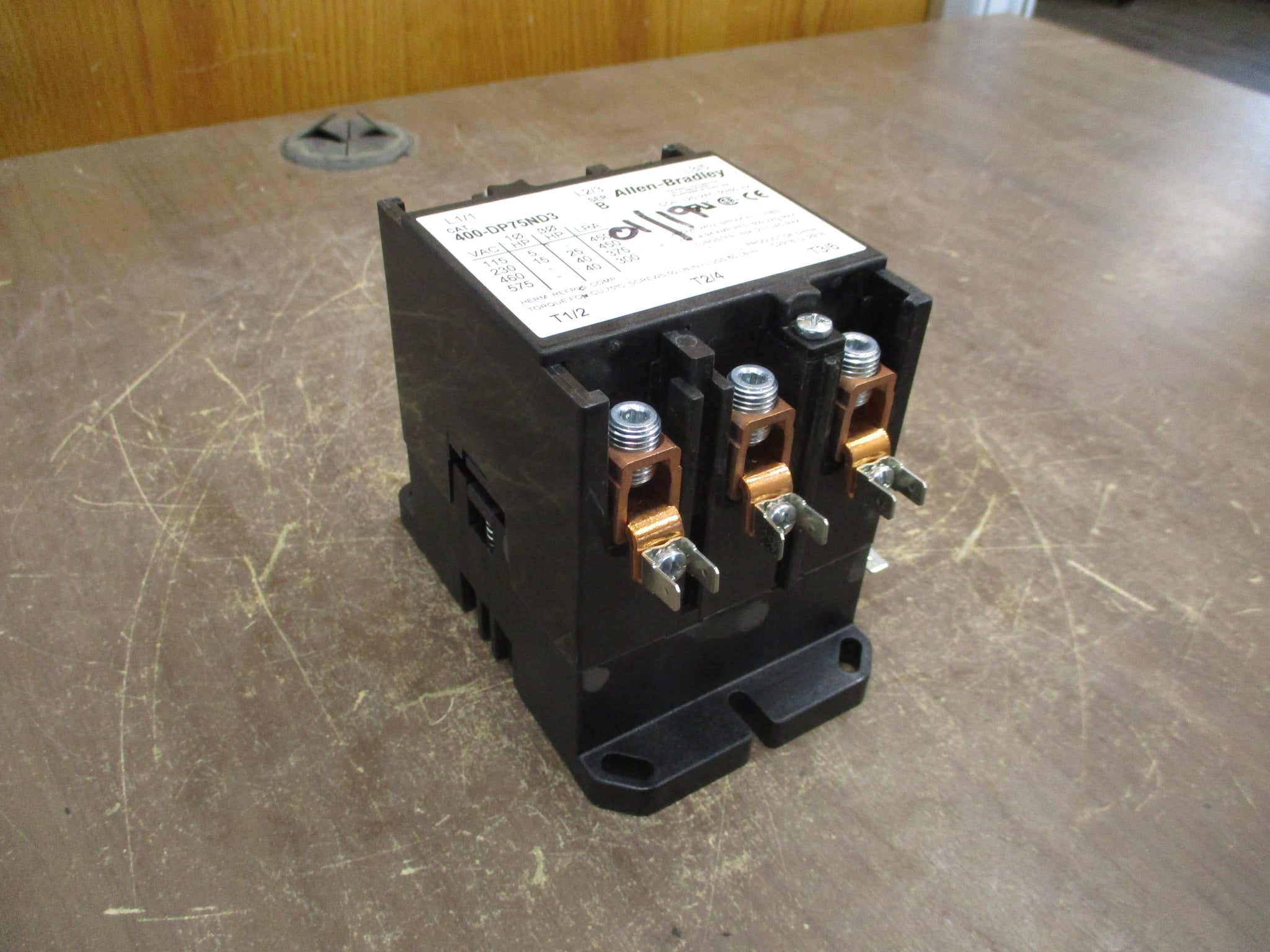 Allen-Bradley Contactor 400-DP75ND3 Ser. B 120V Coil 75A 600V w/ Aux Contact