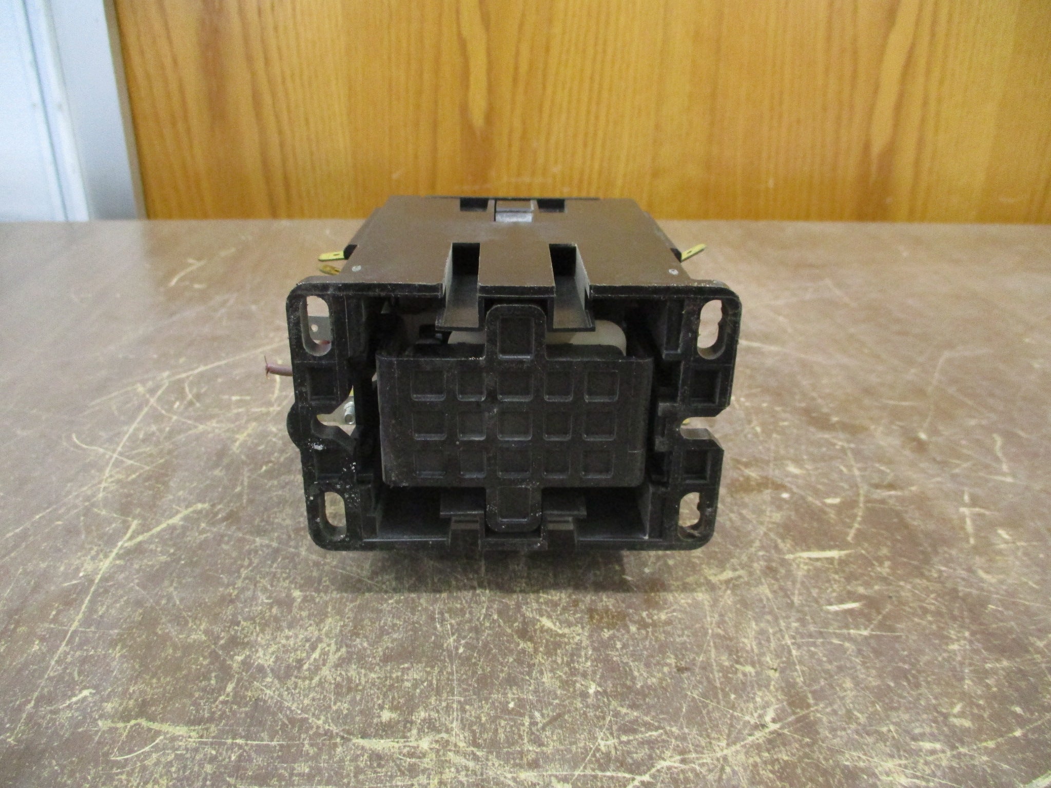 Square D Contactor 8910 DPA 63 Ser. B 120V Coil 60A w/ Aux Contact Used