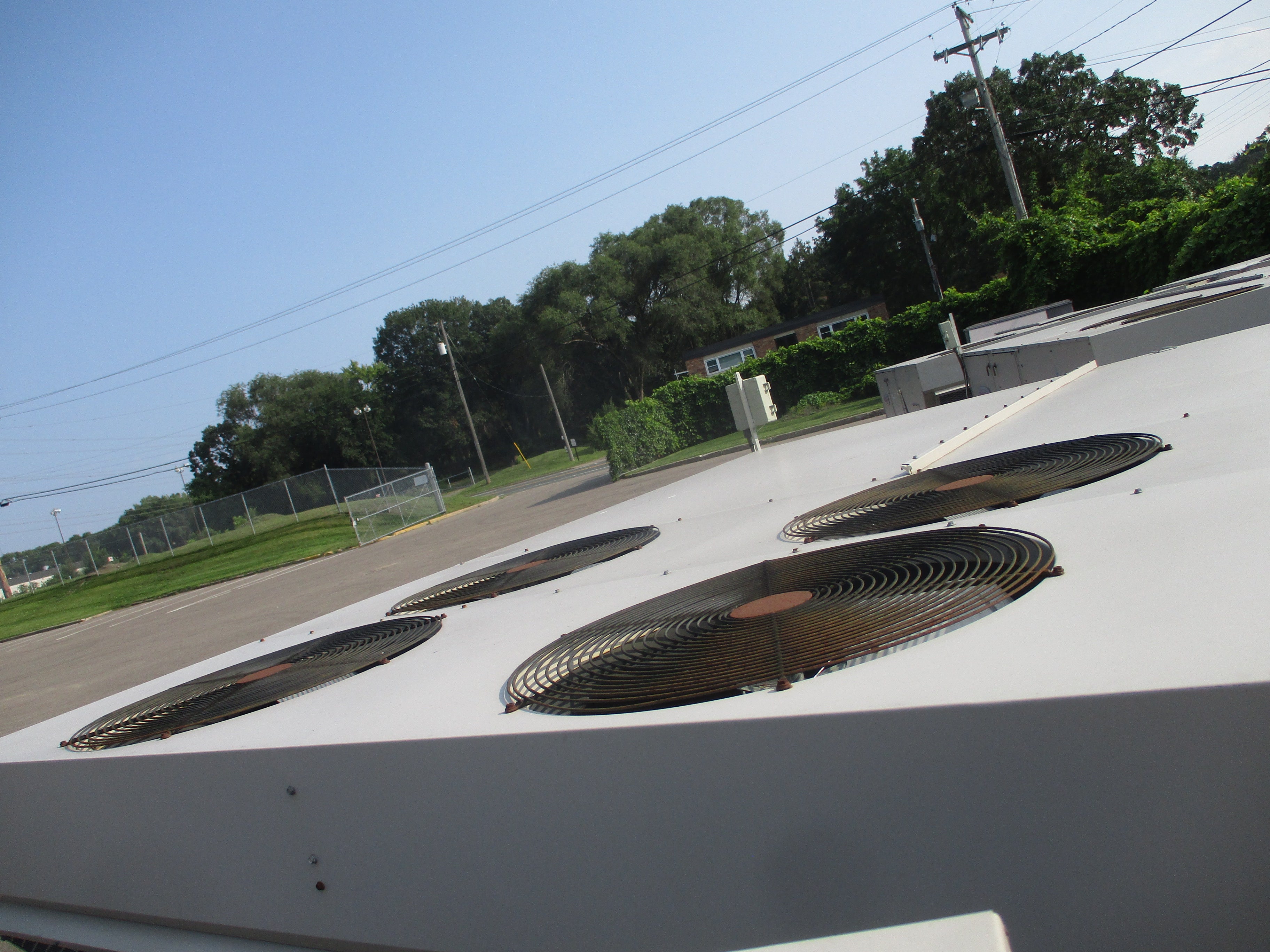 Lennox Rooftop Unit LLC156H4BN1G 12.5 Ton 115V 46 KW R410A 2009 MFD Electric * No Heat * Used