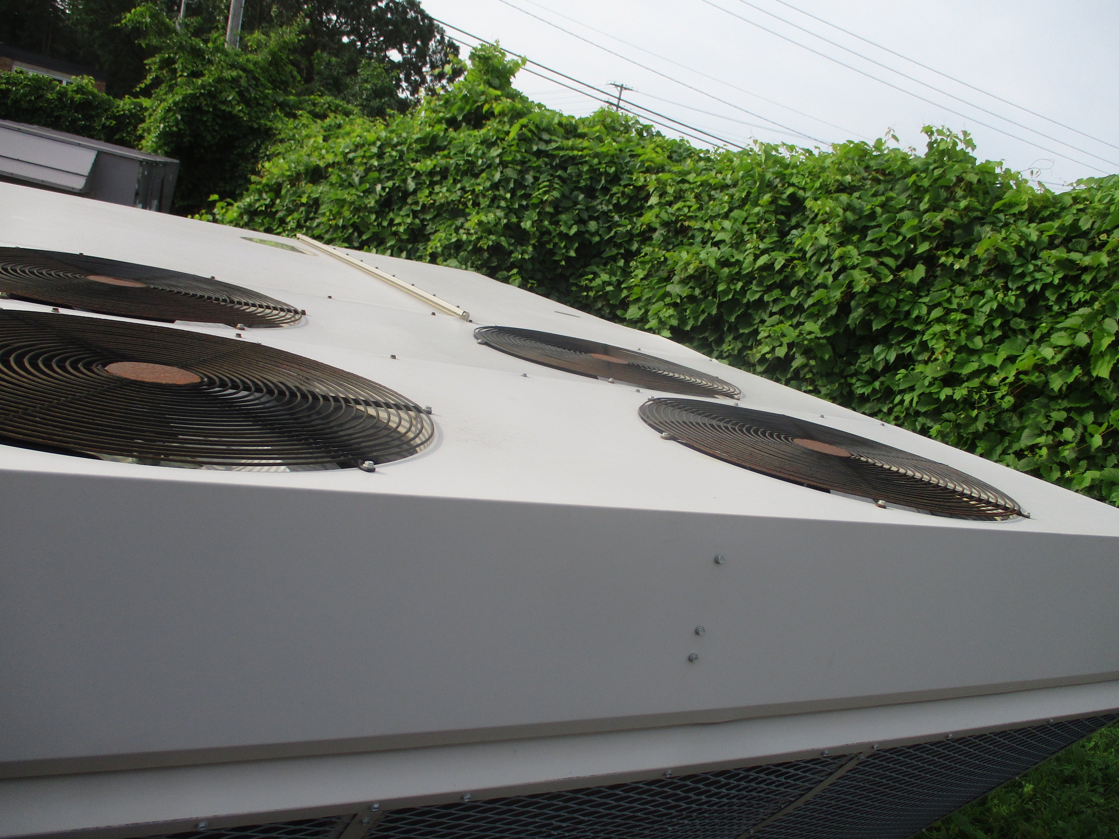Lennox Rooftop Unit LGA 240 H4 BSG 20 Ton 460V 249.000 BTU 2009 MFD R410A Natural Gas Heat Used