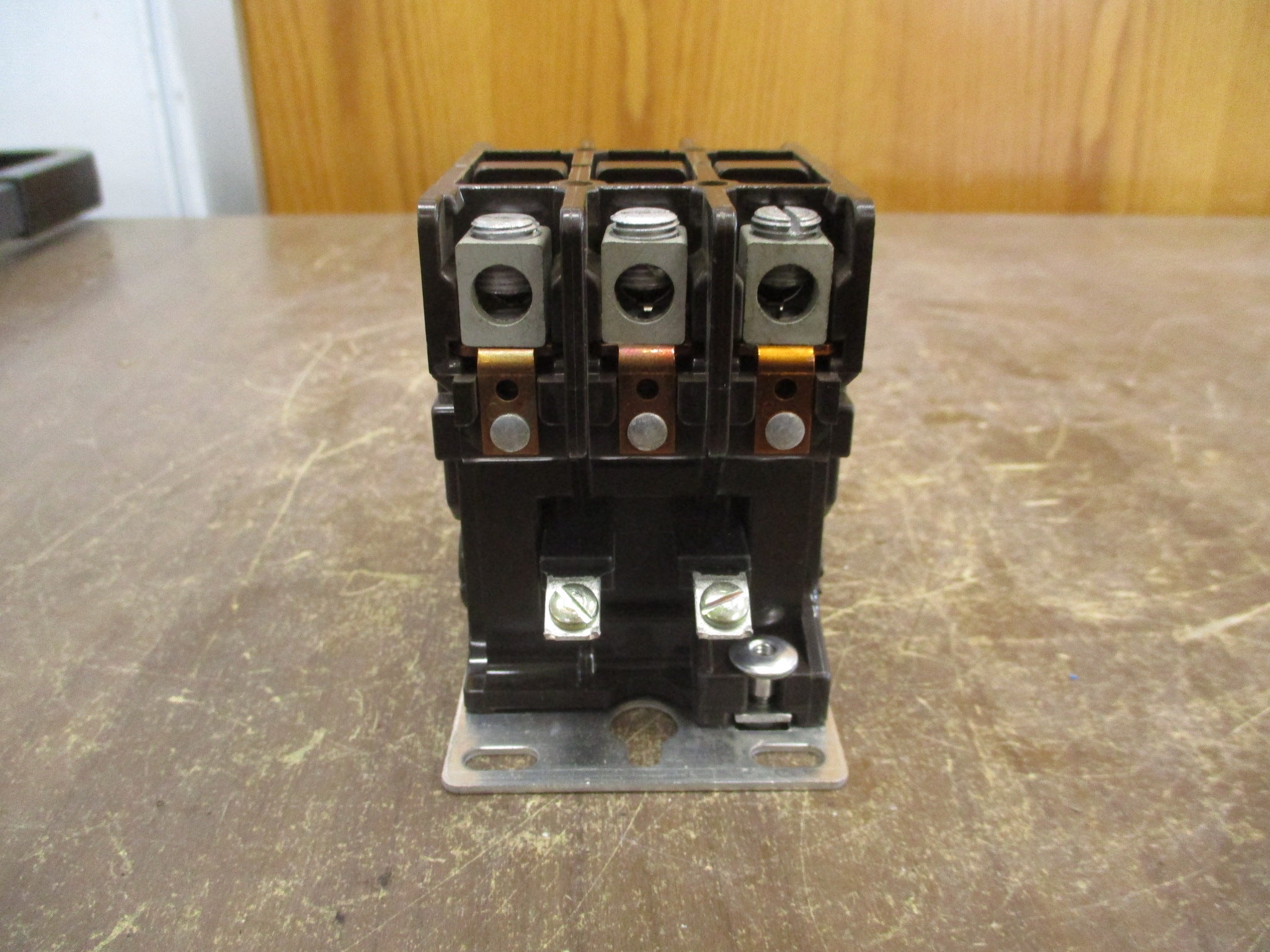 ITE Contactor 2200EB430BA 208-240V Coil 50A 600V 3P Used