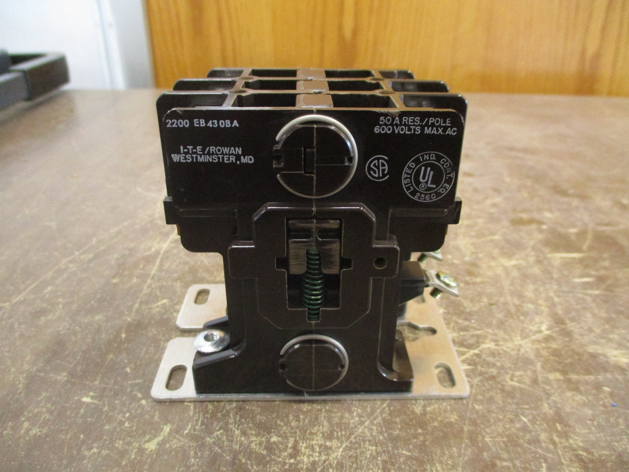 ITE Contactor 2200EB430BA 208-240V Coil 50A 600V 3P Used