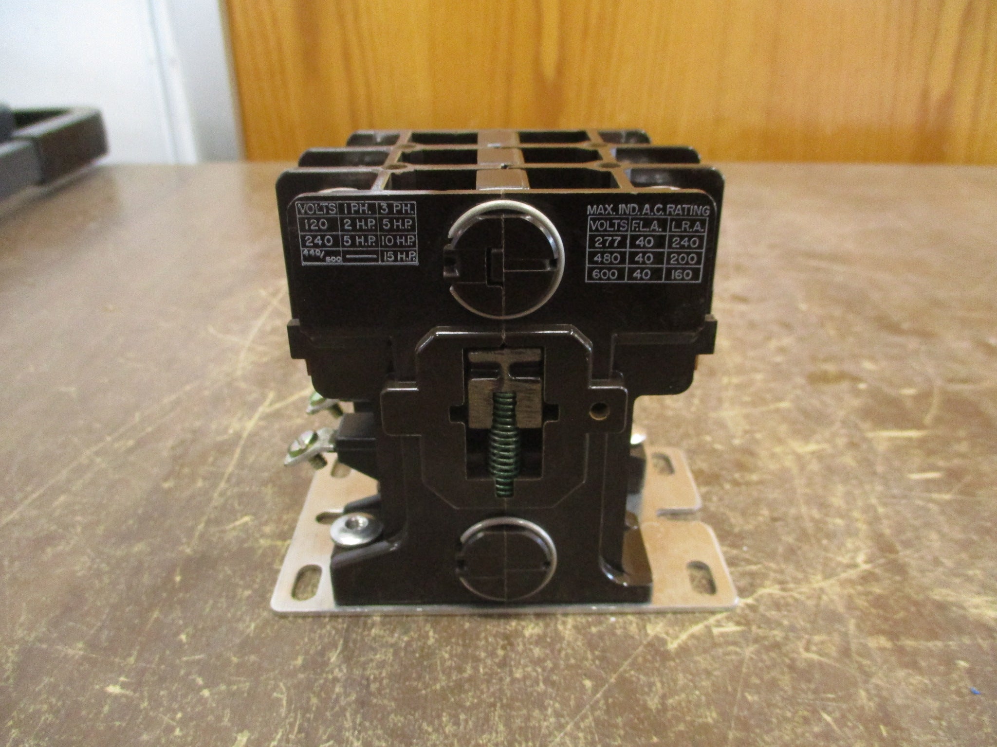 ITE Contactor 2200EB430BA 208-240V Coil 50A 600V 3P Used