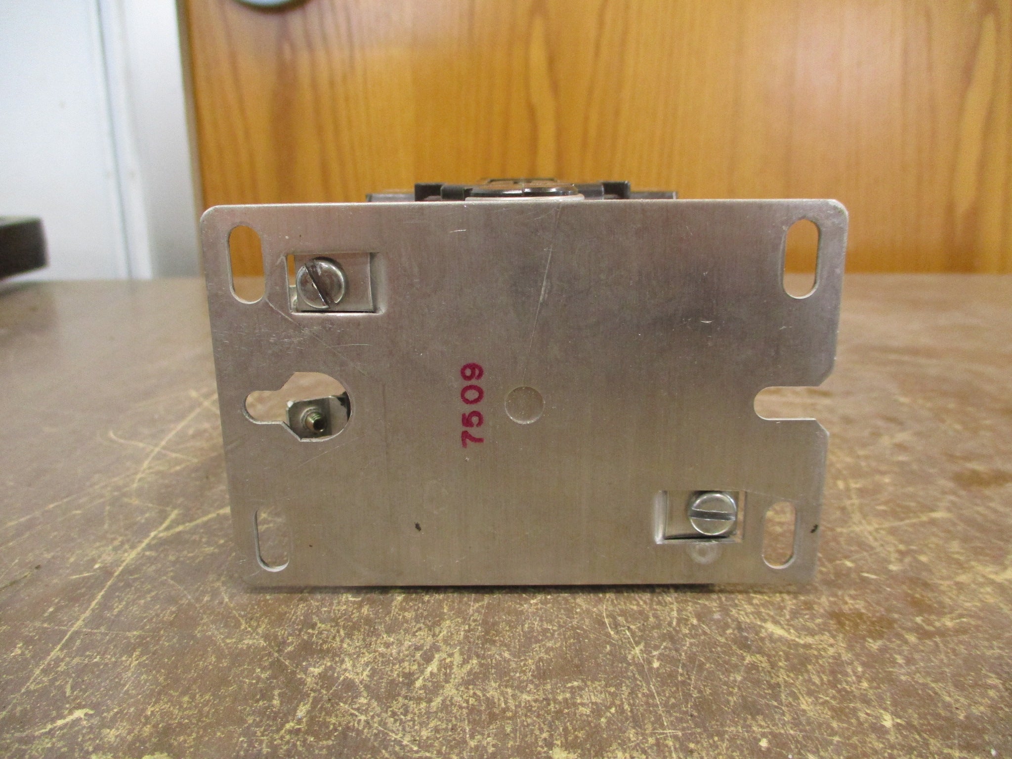 ITE Contactor 2200EB430BA 208-240V Coil 50A 600V 3P Used