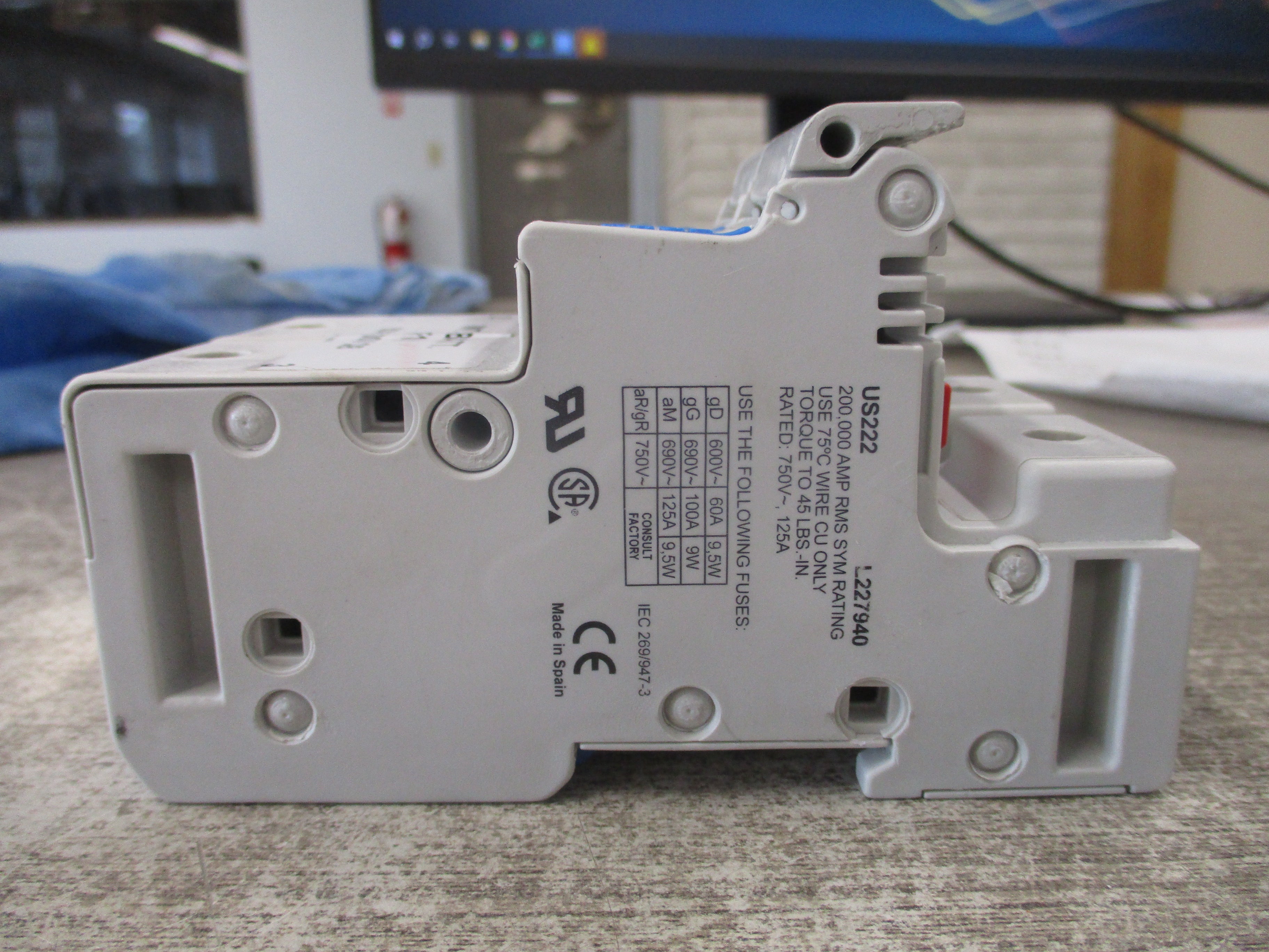 Ferraz Shawmut Ultrasafe Fuse Holder US222 125A 750V 2P Used