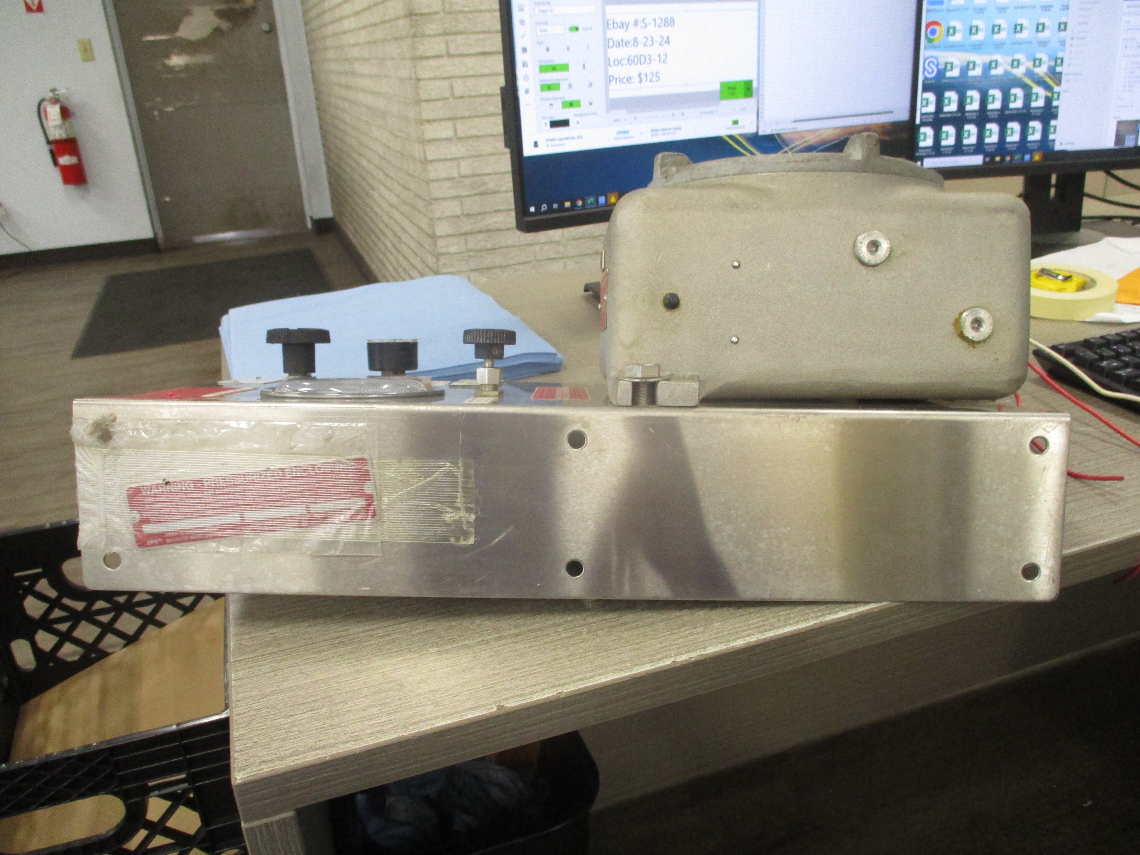PepperL + Fuchs Type X Rapid Exchange Purge System 2002-STD-CI Used