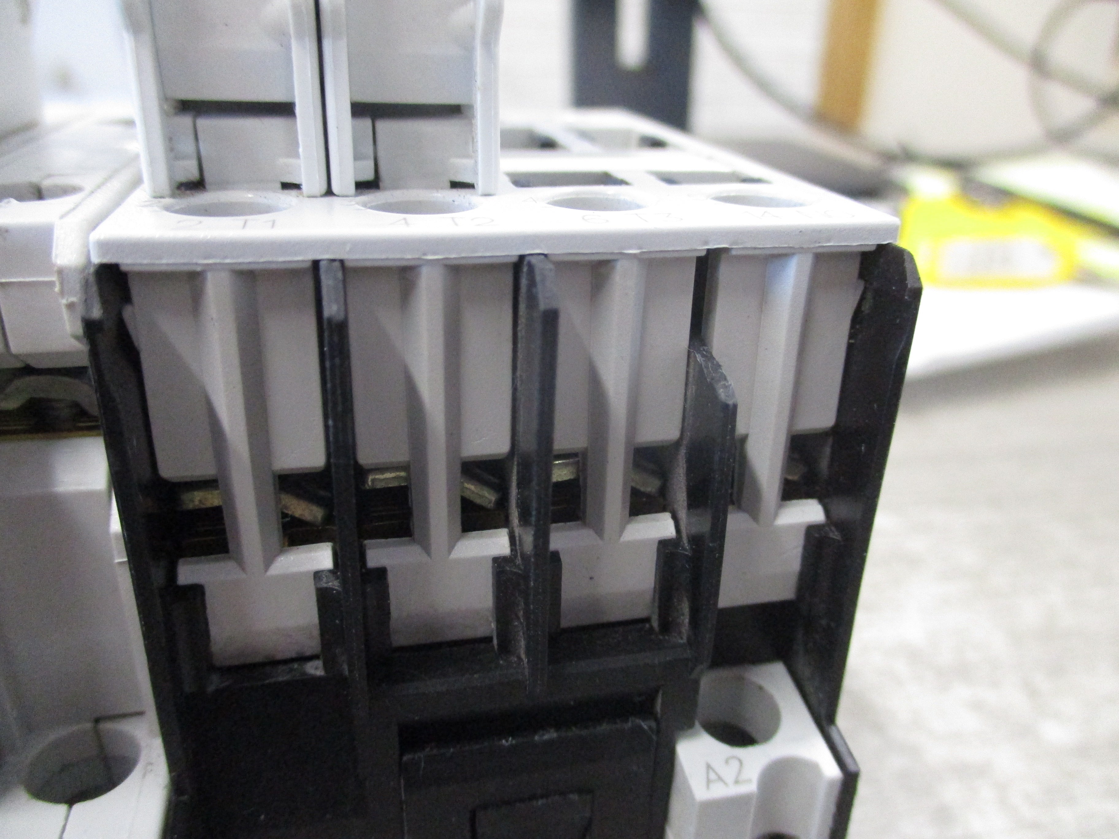 GE Reversing Contactor CL00A310T 120V coil 25A 600V (3) Aux Contacts * Chipped Insulator * Used