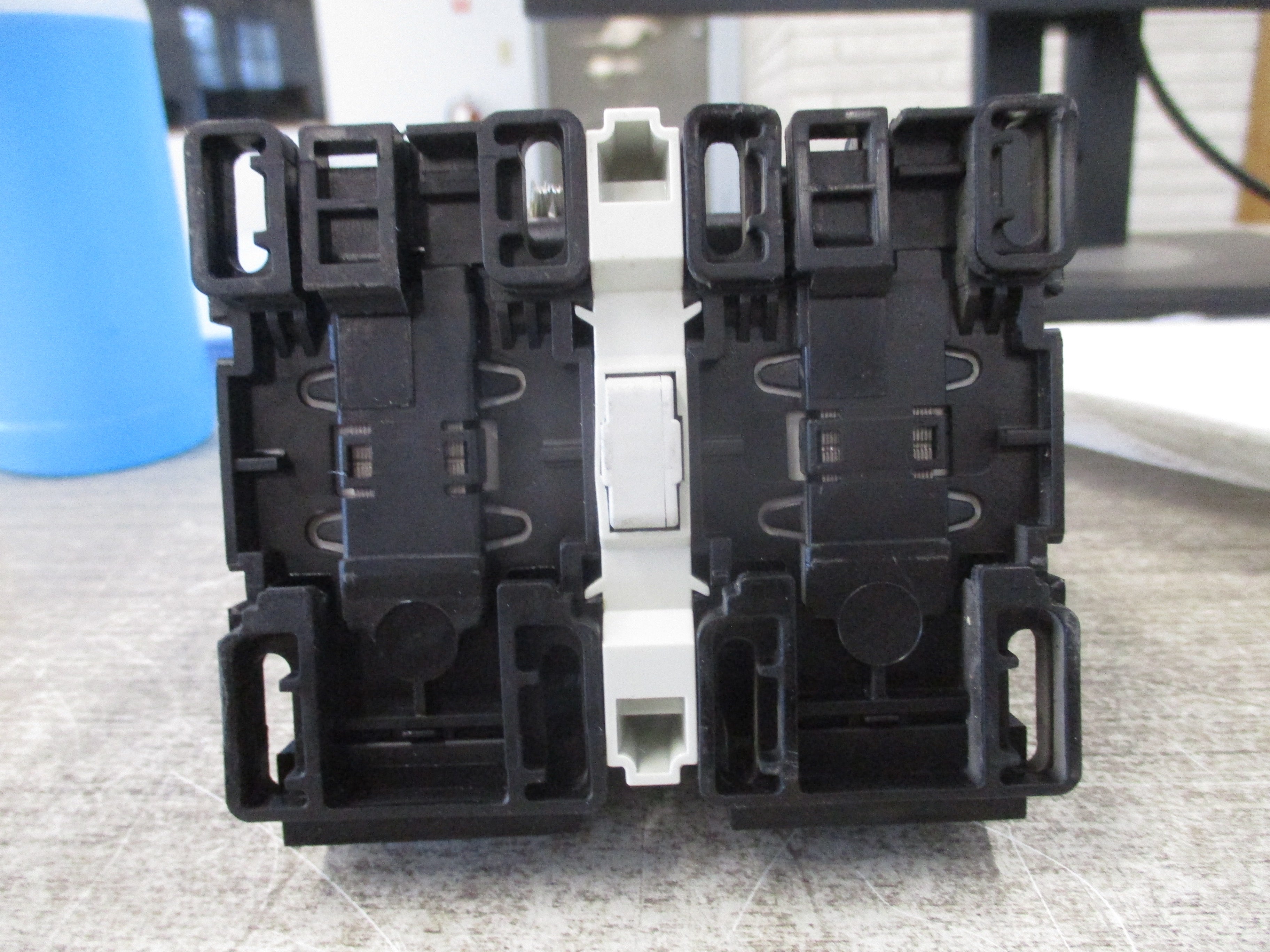 GE Reversing Contactor CL00A310T 120V coil 25A 600V (3) Aux Contacts * Chipped Insulator * Used