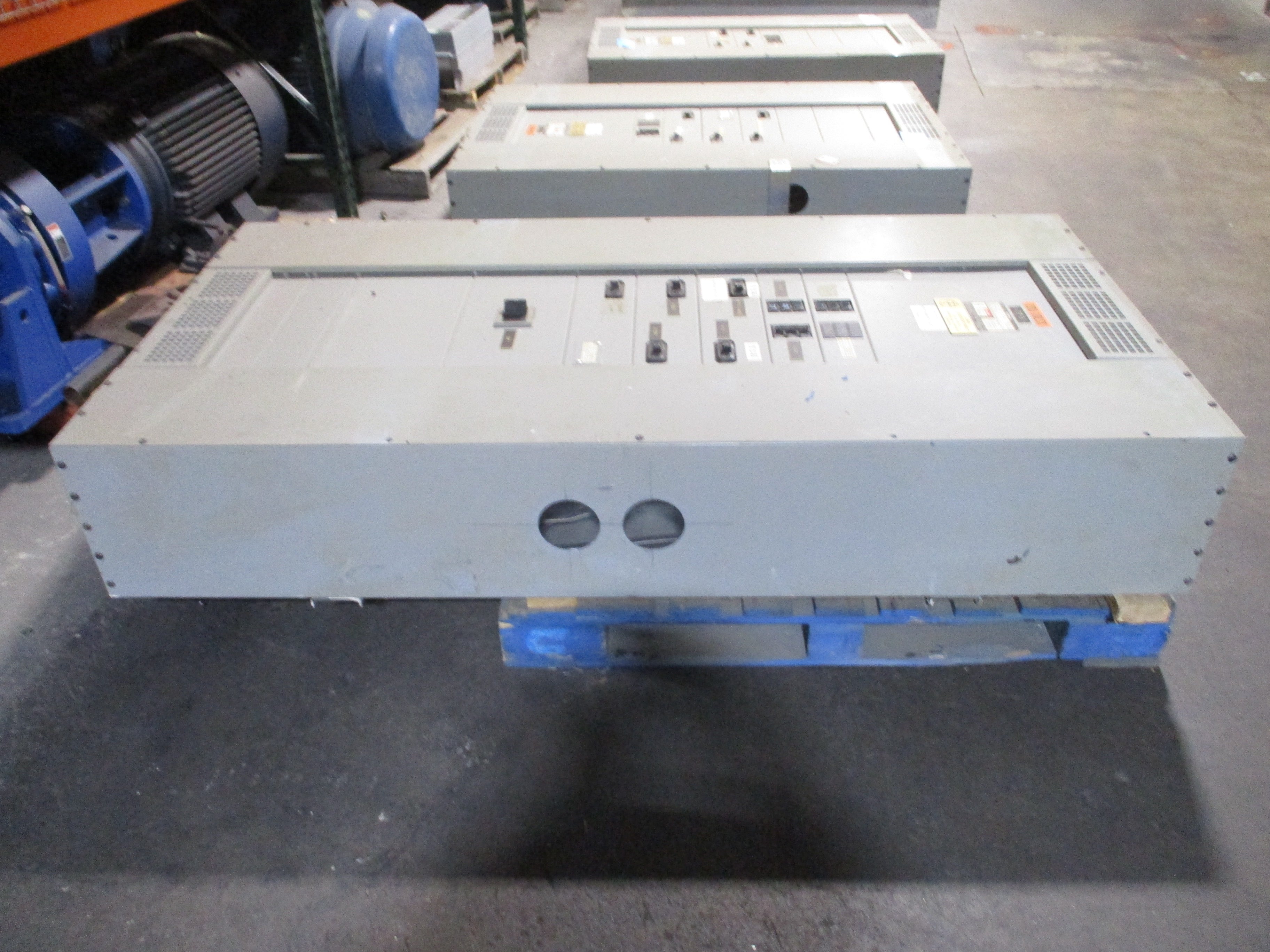 Siemens S5C75ML800DTS 800A 208Y/120V 3Ph 4W 600A Distribution Breaker Breakers: