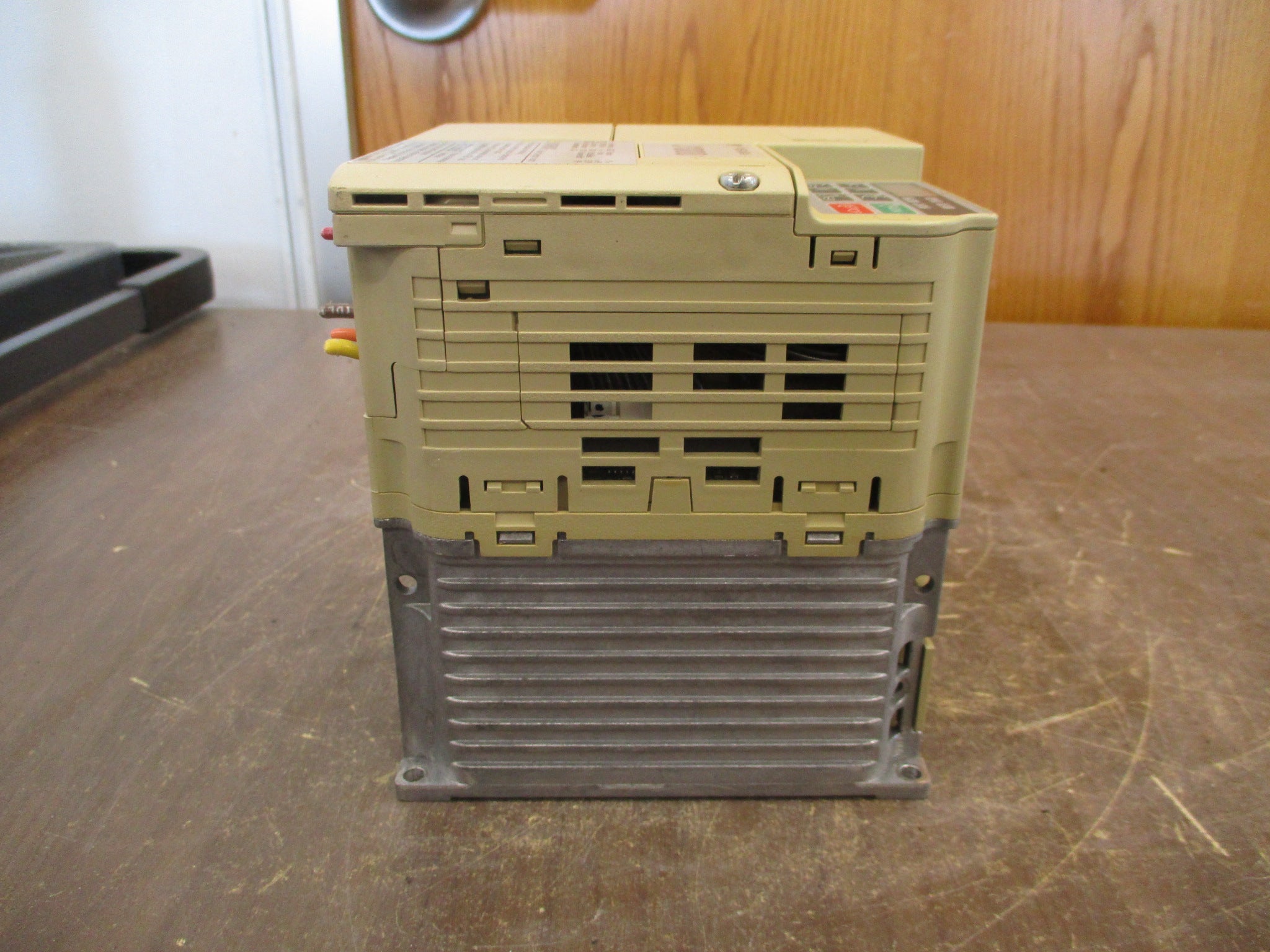 Yaskawa J1000 AC Drive CIMR-JU4A0011BAA 7.5HP 3Ph Used