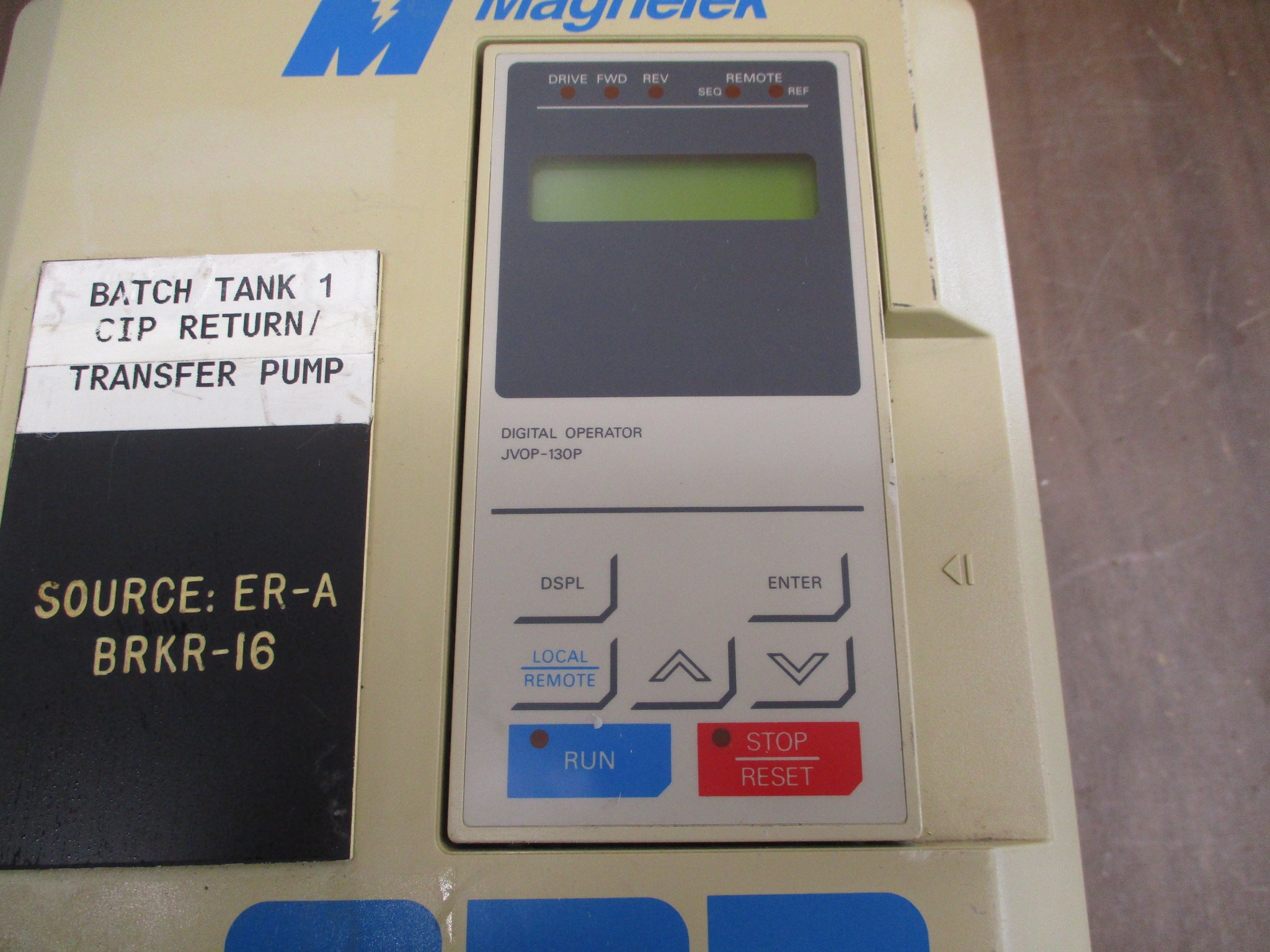 MagneTek GPD 506 AC Drive GPD506V-B014 10HP 3Ph w/ Keypad *Broken Corner*