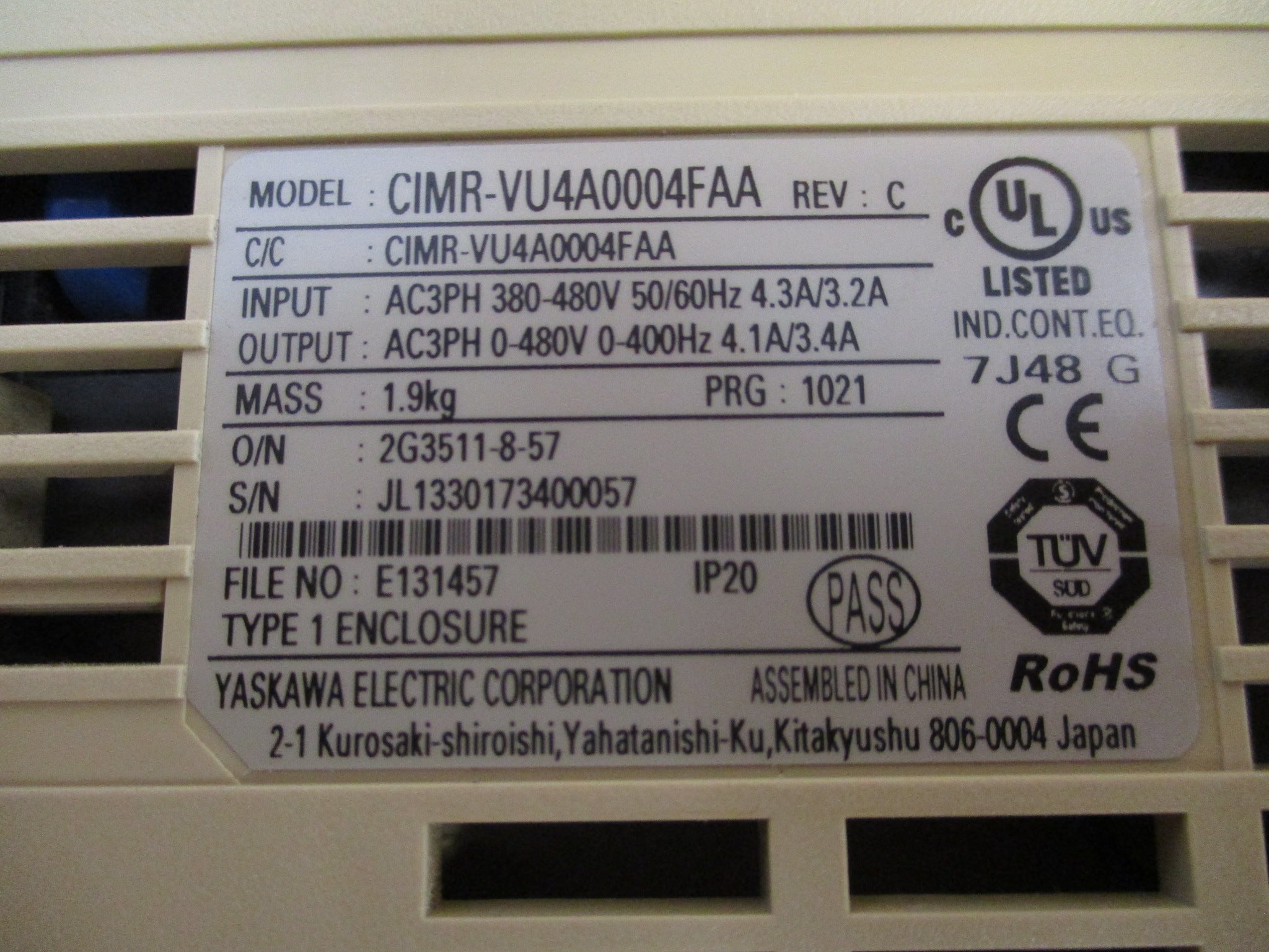Yaskawa V1000 AC Drive CIMR-VU4A0004FAA Rev. C 1HP 3Ph w/ Keypad Used.