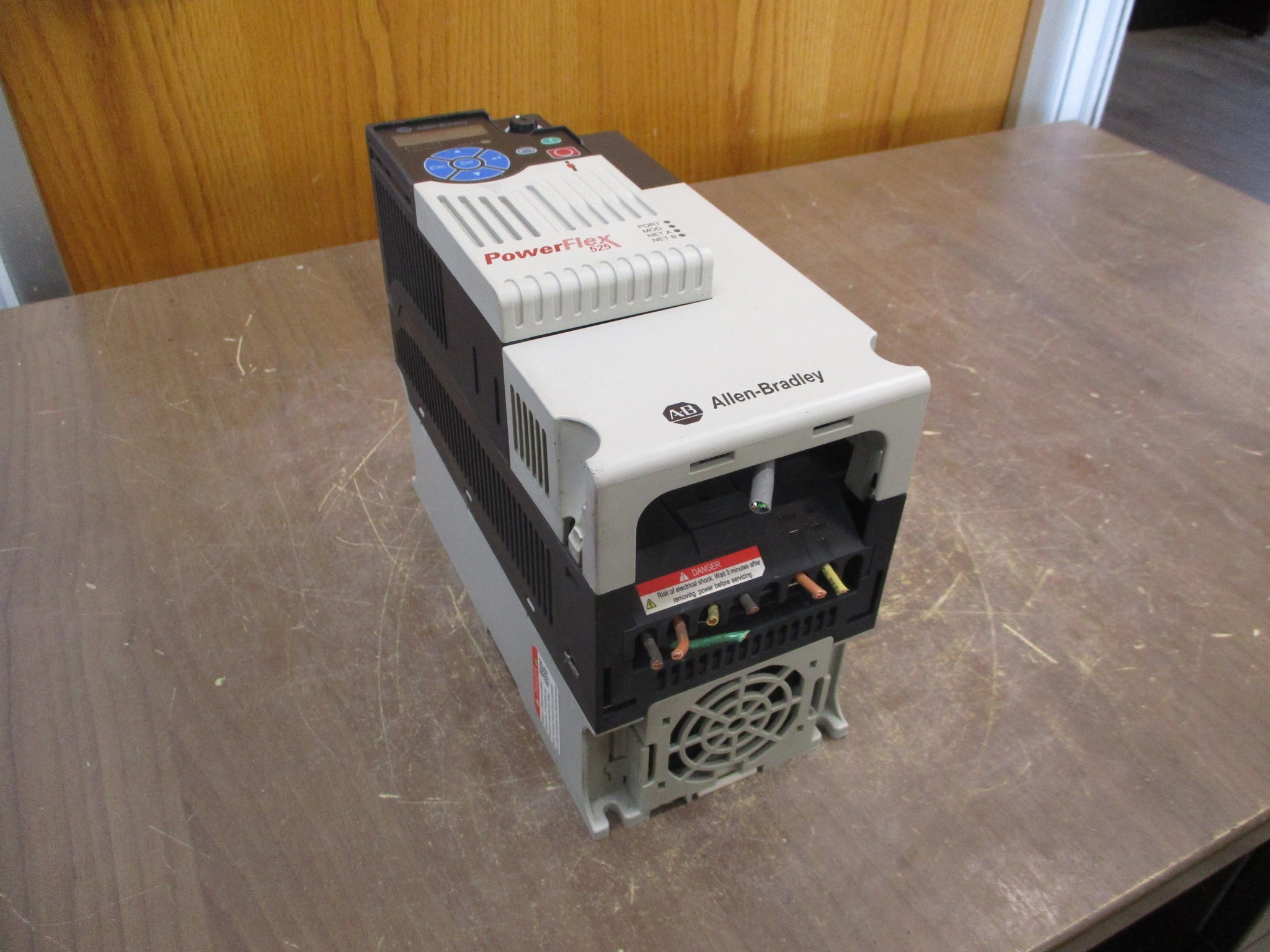 Allen-Bradley PowerFlex 525 AC Drive 25B-D013N104 7.5HP 3Ph Used