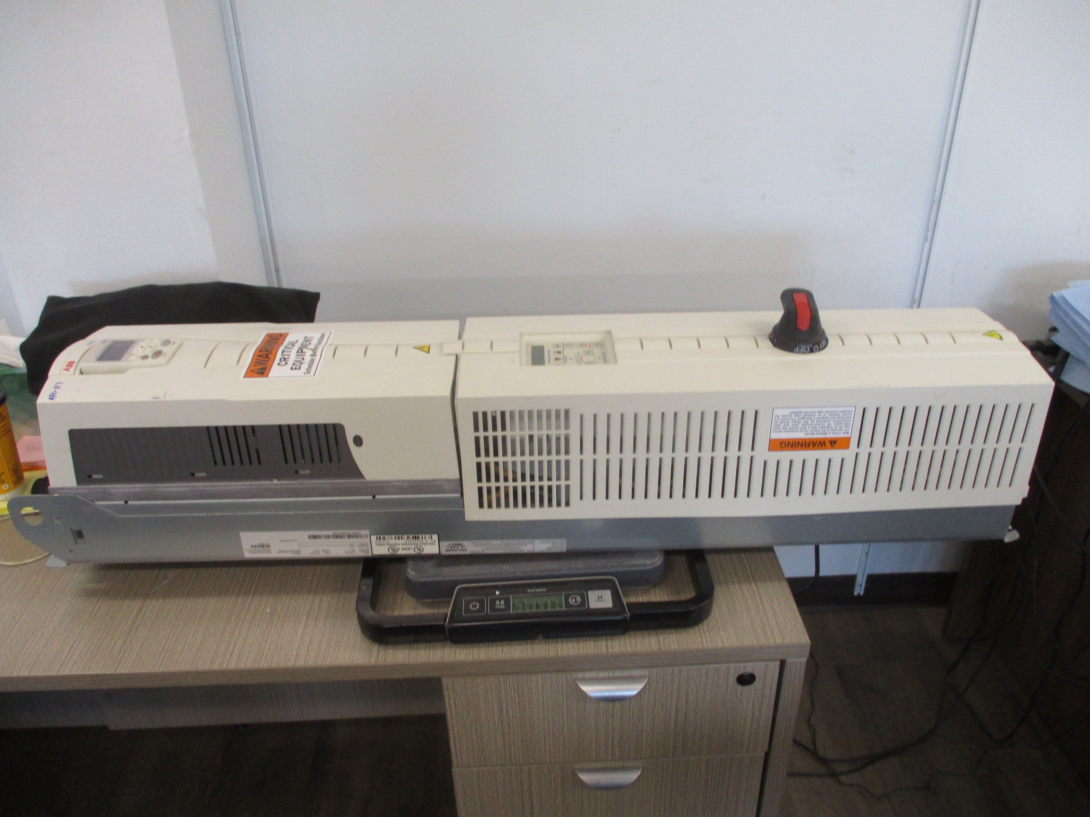 ABB ACH550 AC Drive W/Bypass ACH550-VCR-059A-2+F267 20HP 3Ph Input: 3PH 48-63Hz
