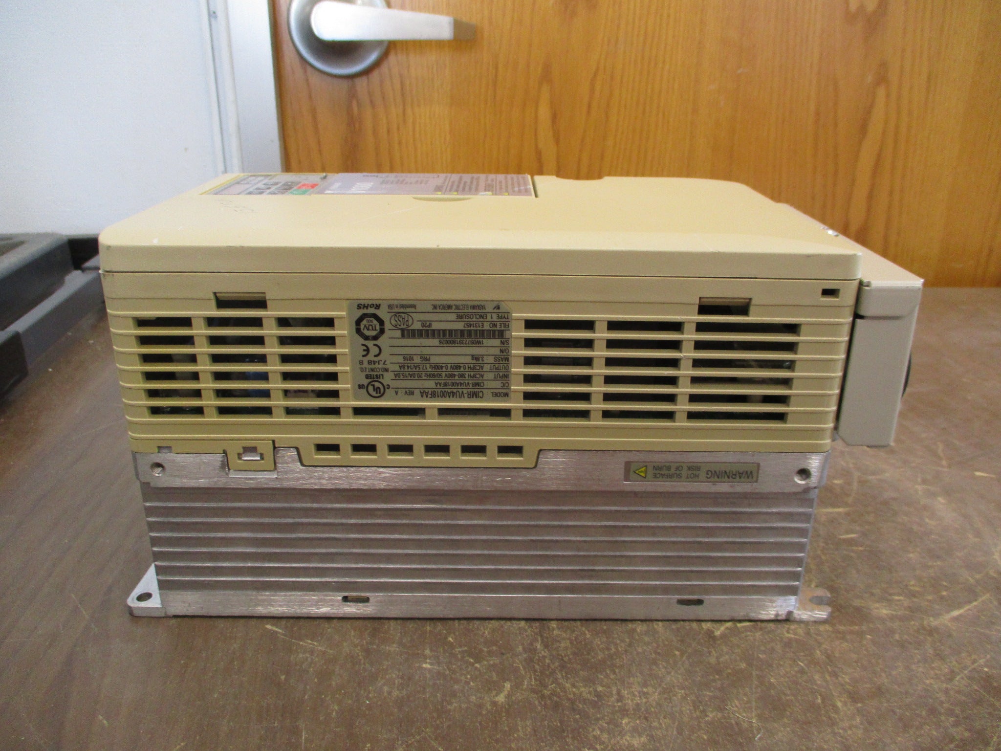 Yaskawa V1000 AC Drive CIMR-VU4A0018FAA 10HP 3Ph w/ Keypad Used