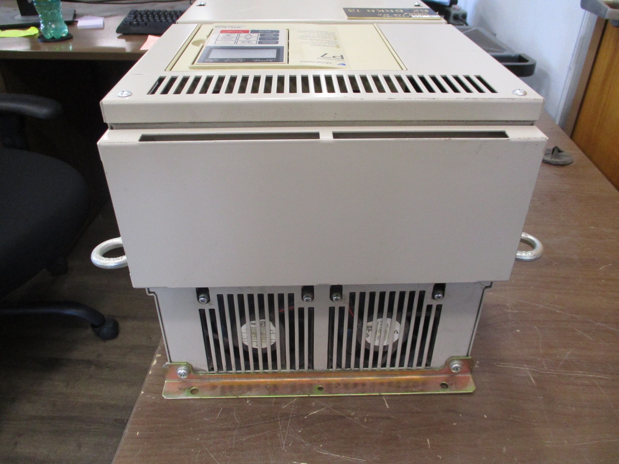 Yaskawa Varispeed P7 AC Drive CIMR-P7U4030 50HP 3Ph w/ Keypad Used