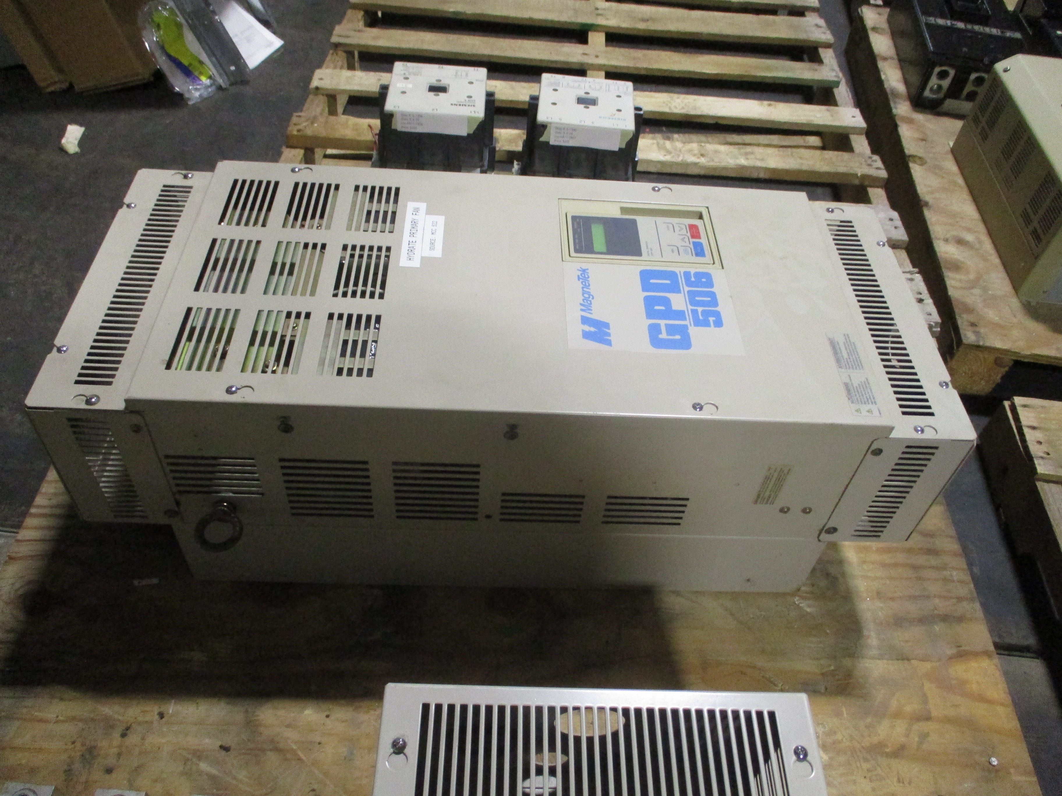 MagneTek GPD 506 AC Drive GPD506V-B065 50HP 3Ph Input: AC 3 Phase 380-460V 60Hz 72A Output: AC 3 Phase 0-460V 0-400Hz 65A VT W/Keypad Used