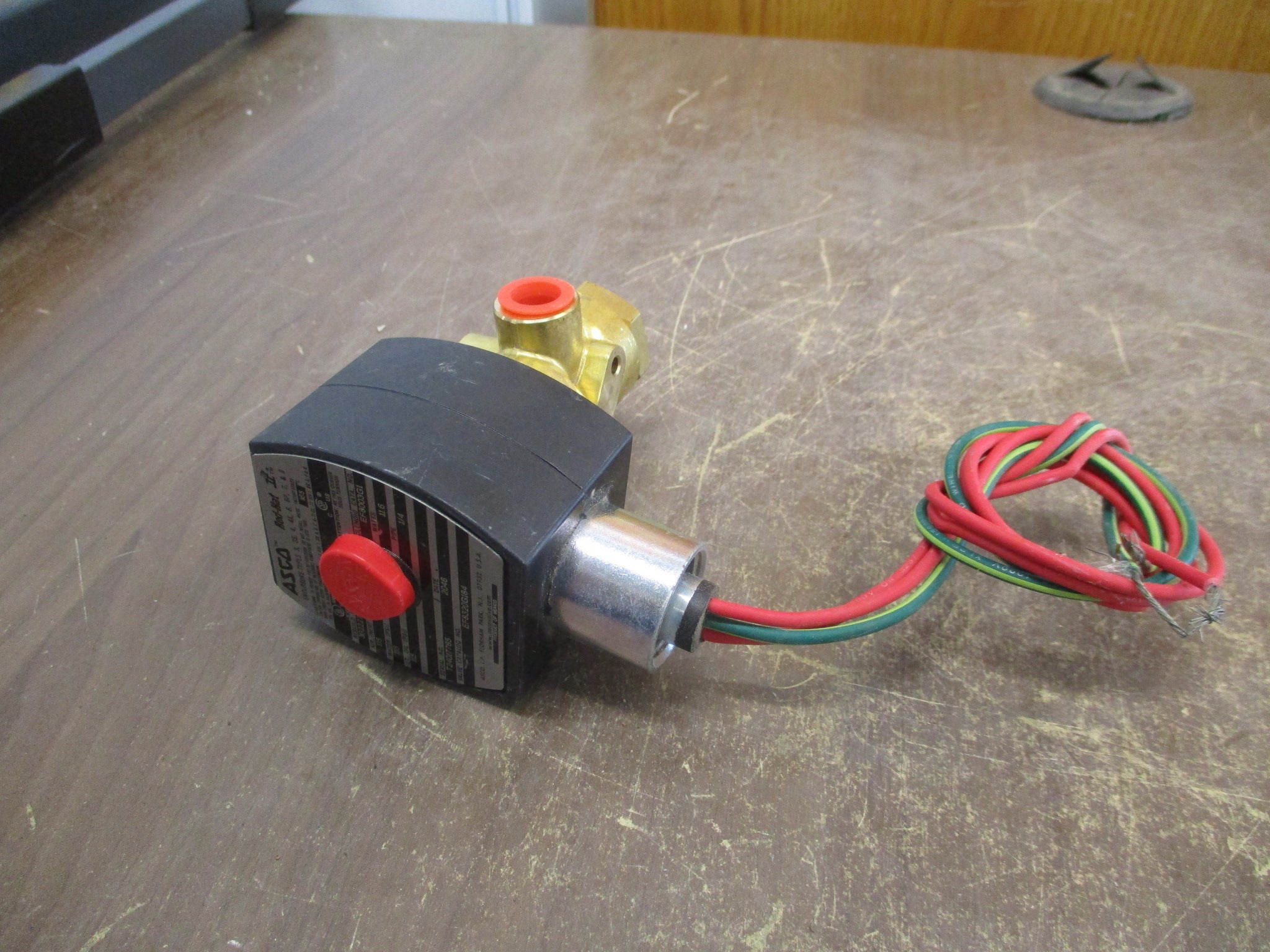 Asco Red-Hat II Solenoid Valve EF8320G184 115PSI Used