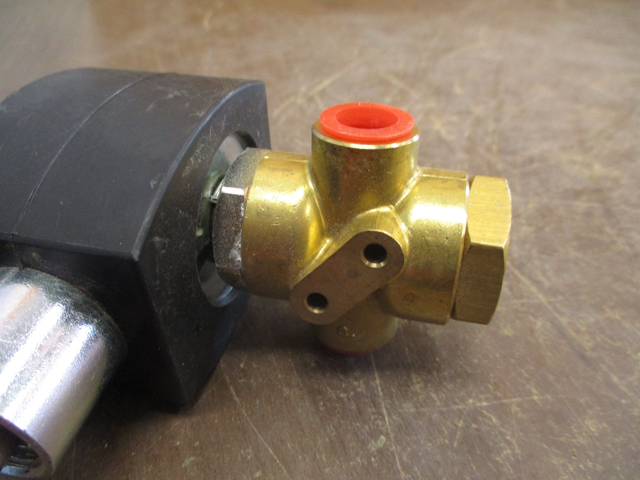 Asco Red-Hat II Solenoid Valve EF8320G184 115PSI Used