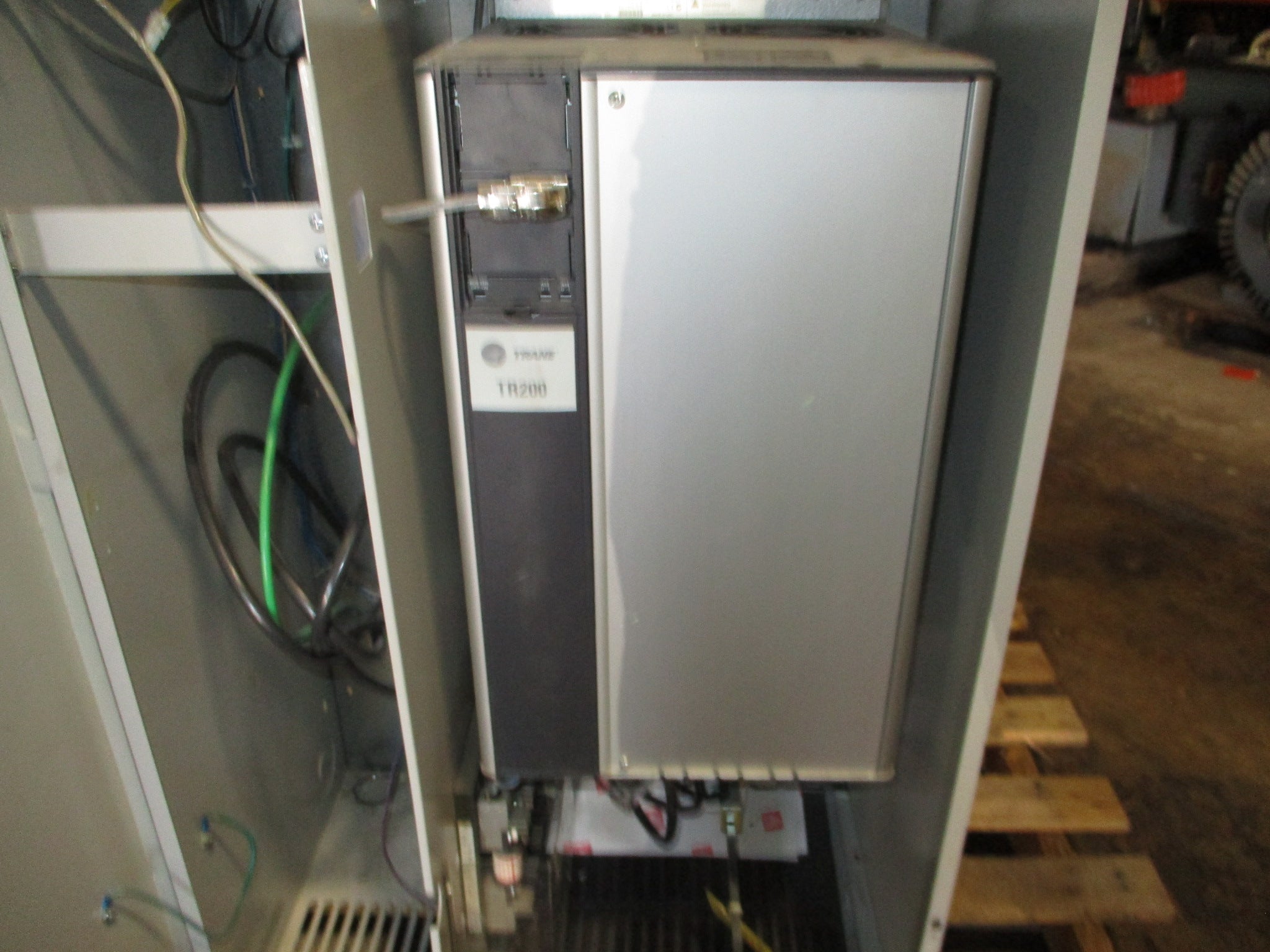Trane AC Drive X13170828060 60HP 3Ph Type 1 Enclosure w/ Keypad Used
