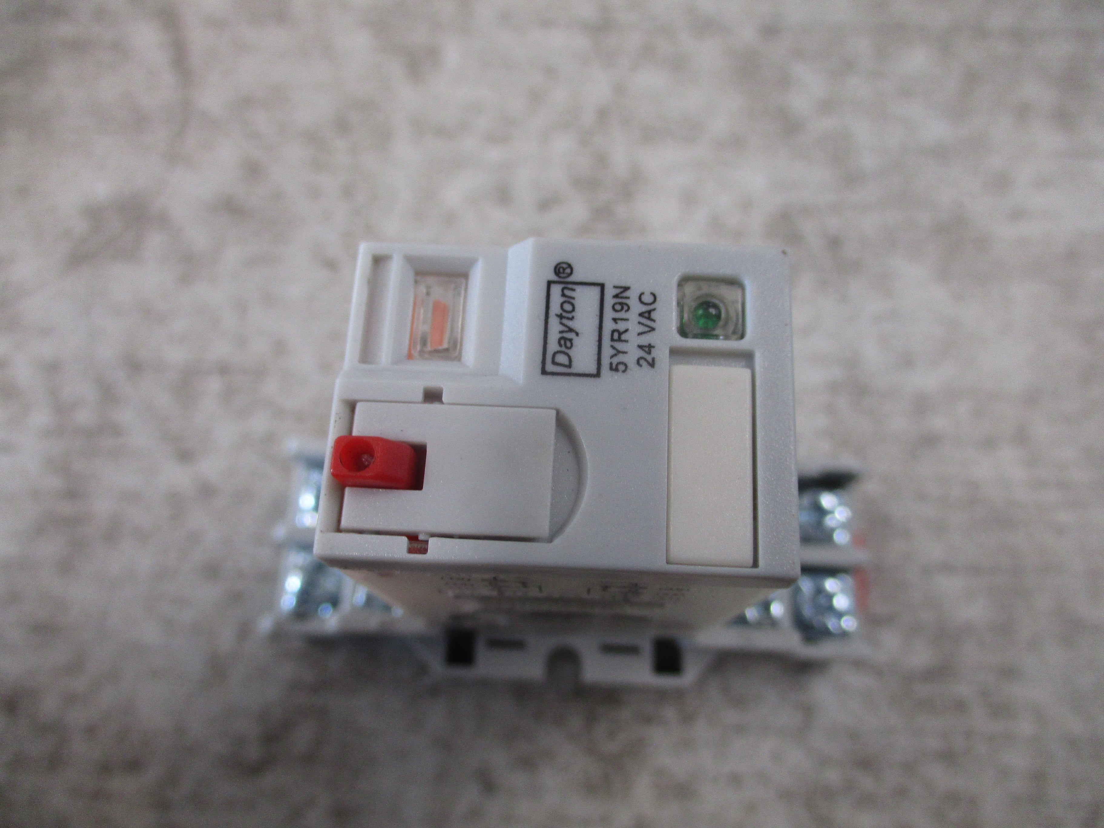 Dayton Relay 5YR19N 24VAC Coil W/Base Used