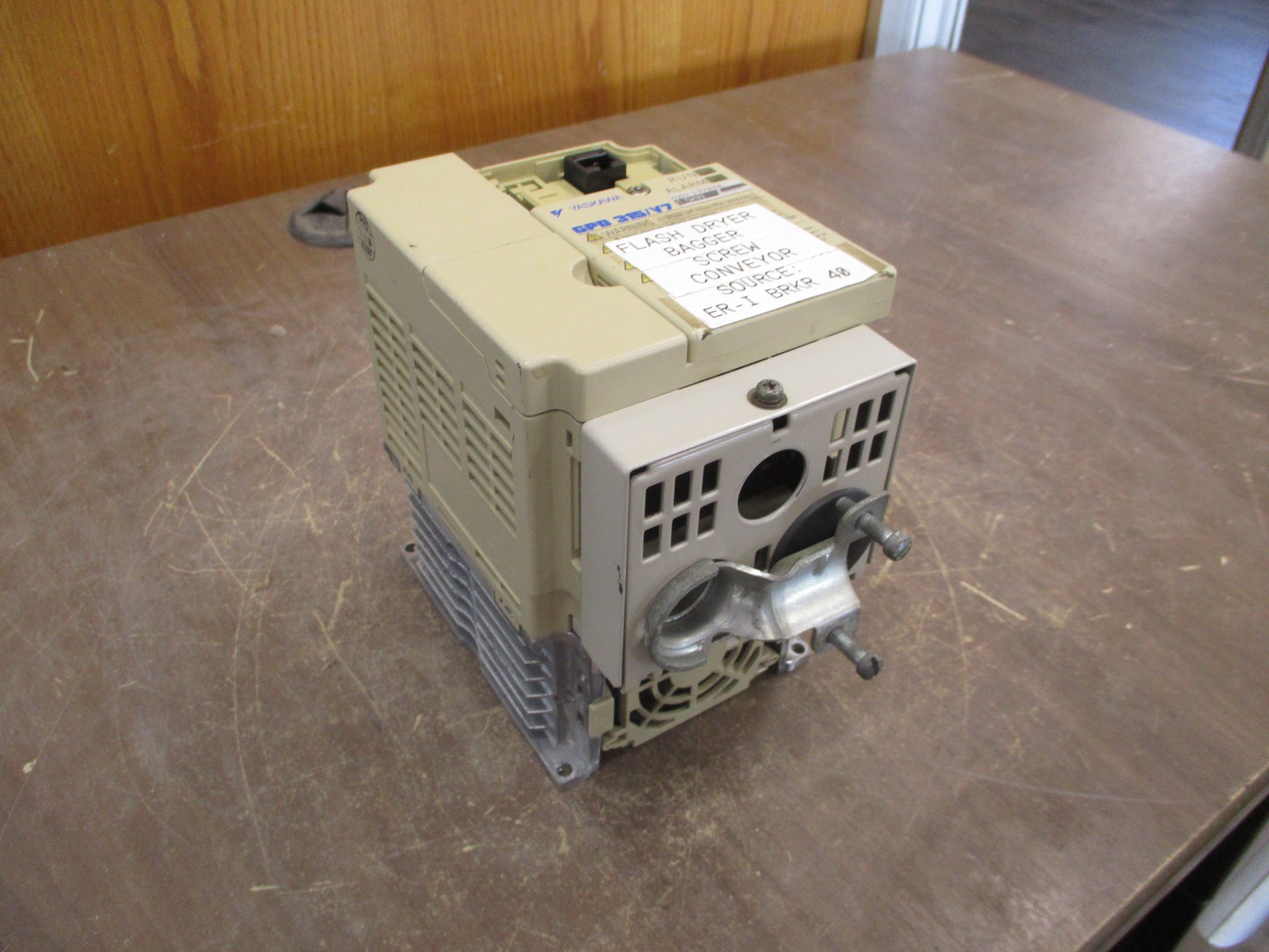 Yaskawa GPD 315/V7 AC Drive CIMR-V7AM41P5 2HP 3Ph Used