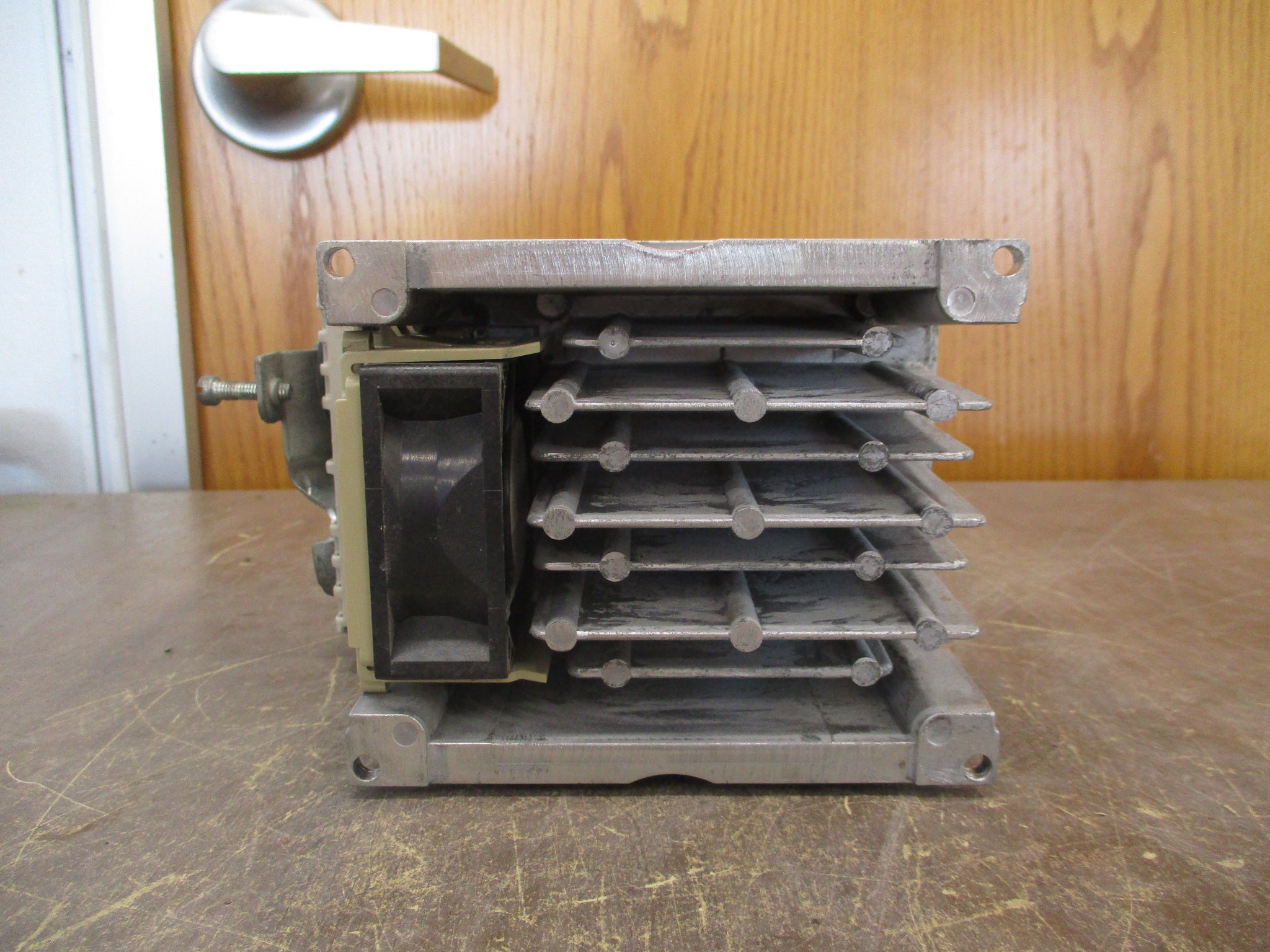 Yaskawa GPD 315/V7 AC Drive CIMR-V7AM41P5 2HP 3Ph Used