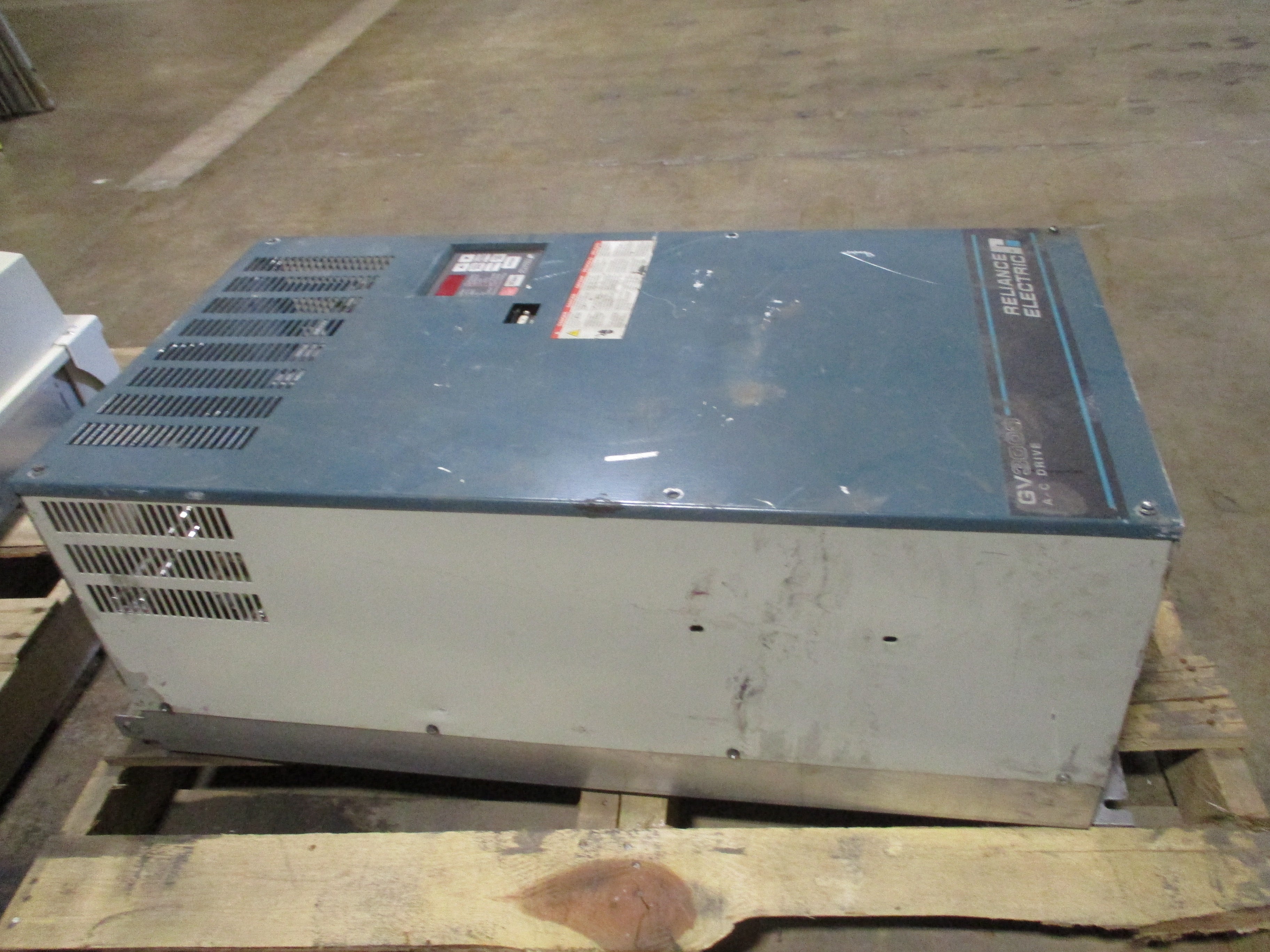 Reliance GV 3000 AC Drive 75R4150 100HP 3Ph Input: 380-460VAC 150.0A 50/60Hz 3PH