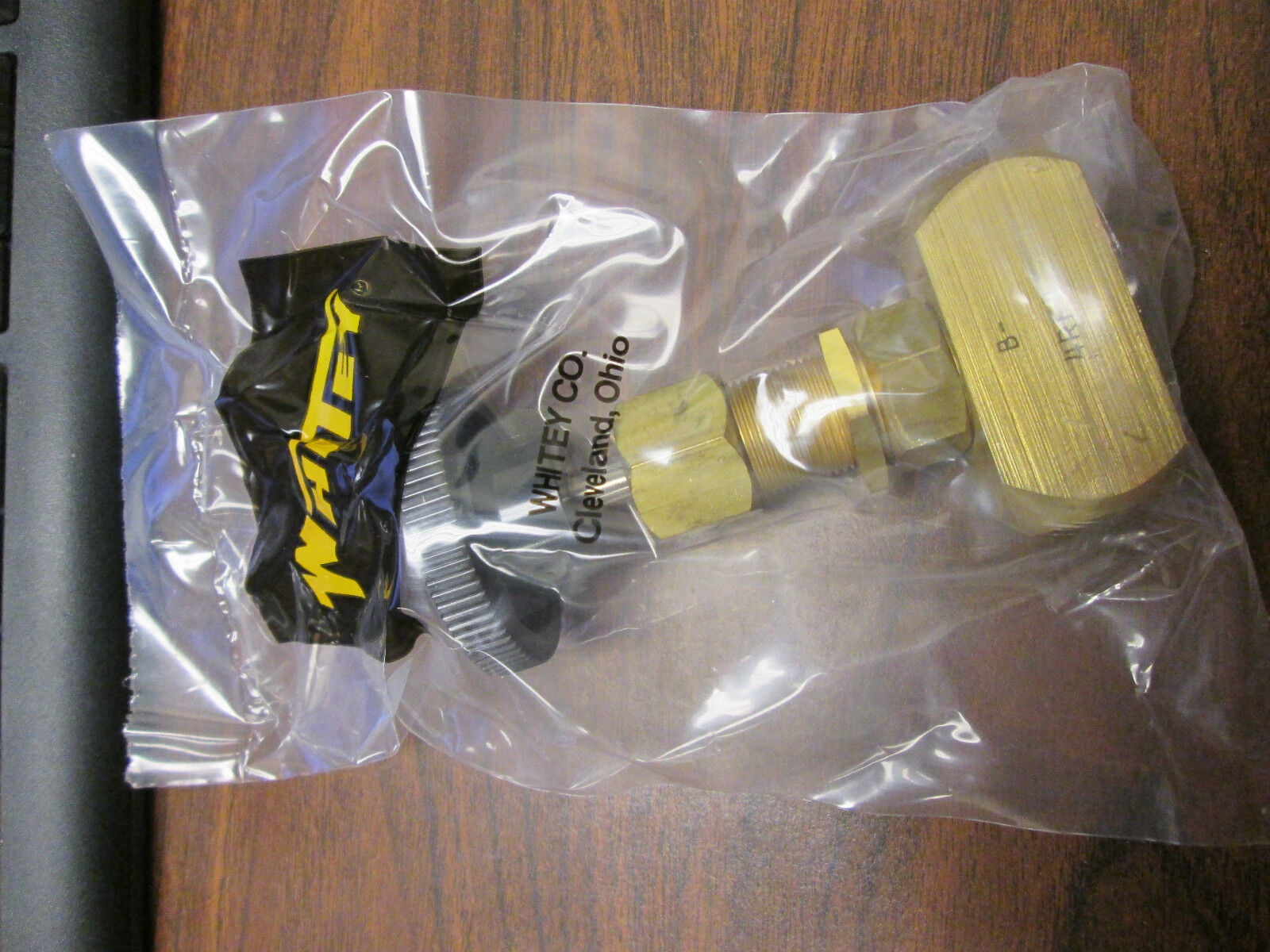 Whitey Brass Valve B-4RF4 011381