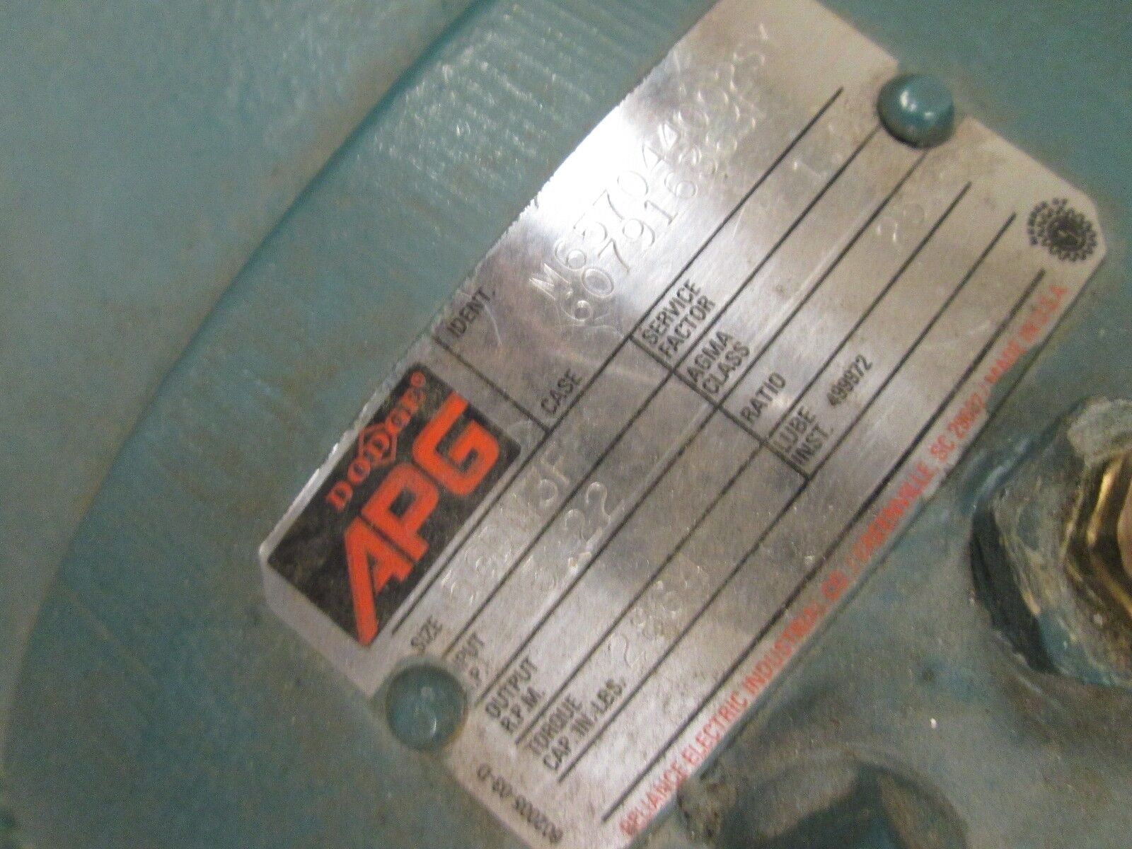 Allen-Bradley AC Servo Motor w/ gear 1326AB-B4R0E-21 3000 RPM 1.09 KW