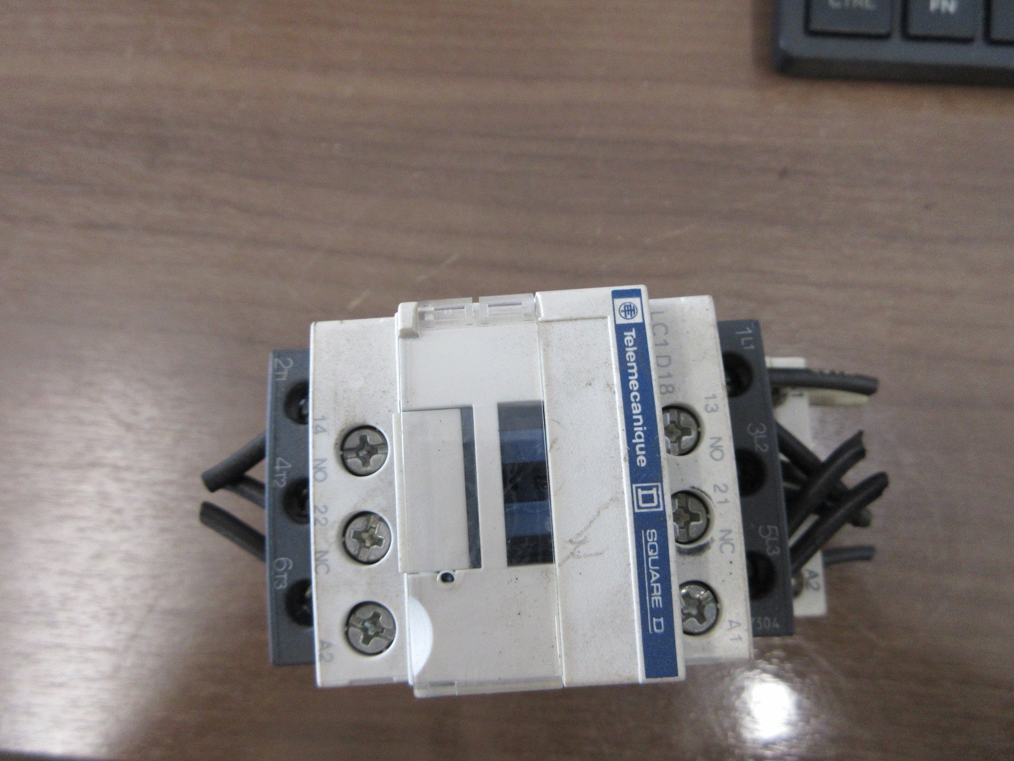 Telemecanique Contactor 25 120V Coil 32A 600V W/Cabling Accessory Used