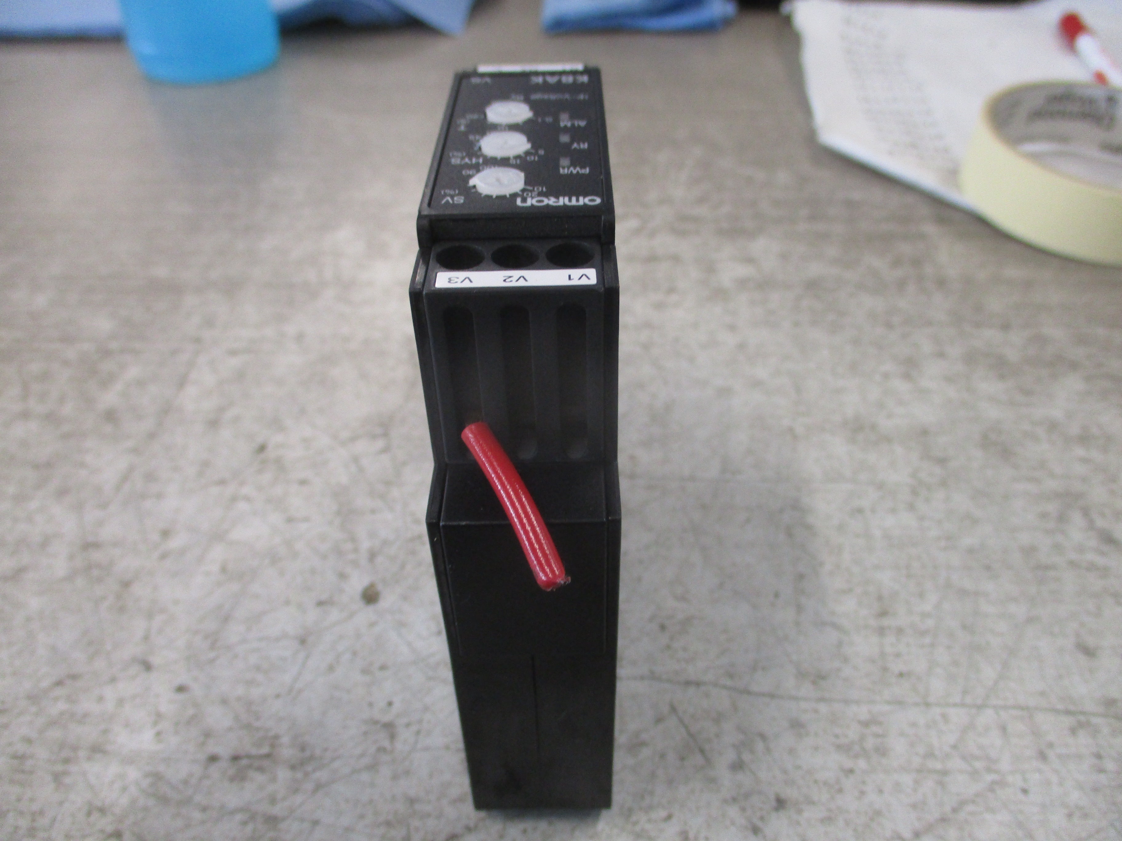 Omron 1Ph Voltage Relay K8AK-VS2 100-240VAC 100-240V 50/60Hz 4.6VA Used