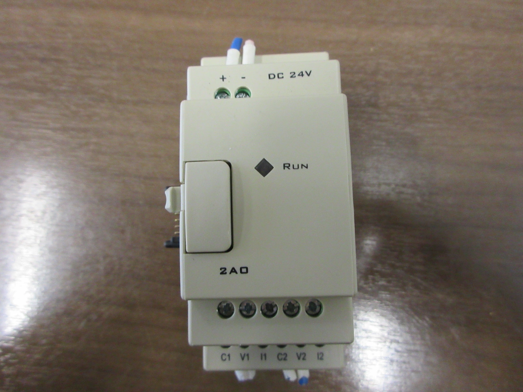 TECO Analog Output Module SG2-2A0 V3.0 24VDC 85MA Used