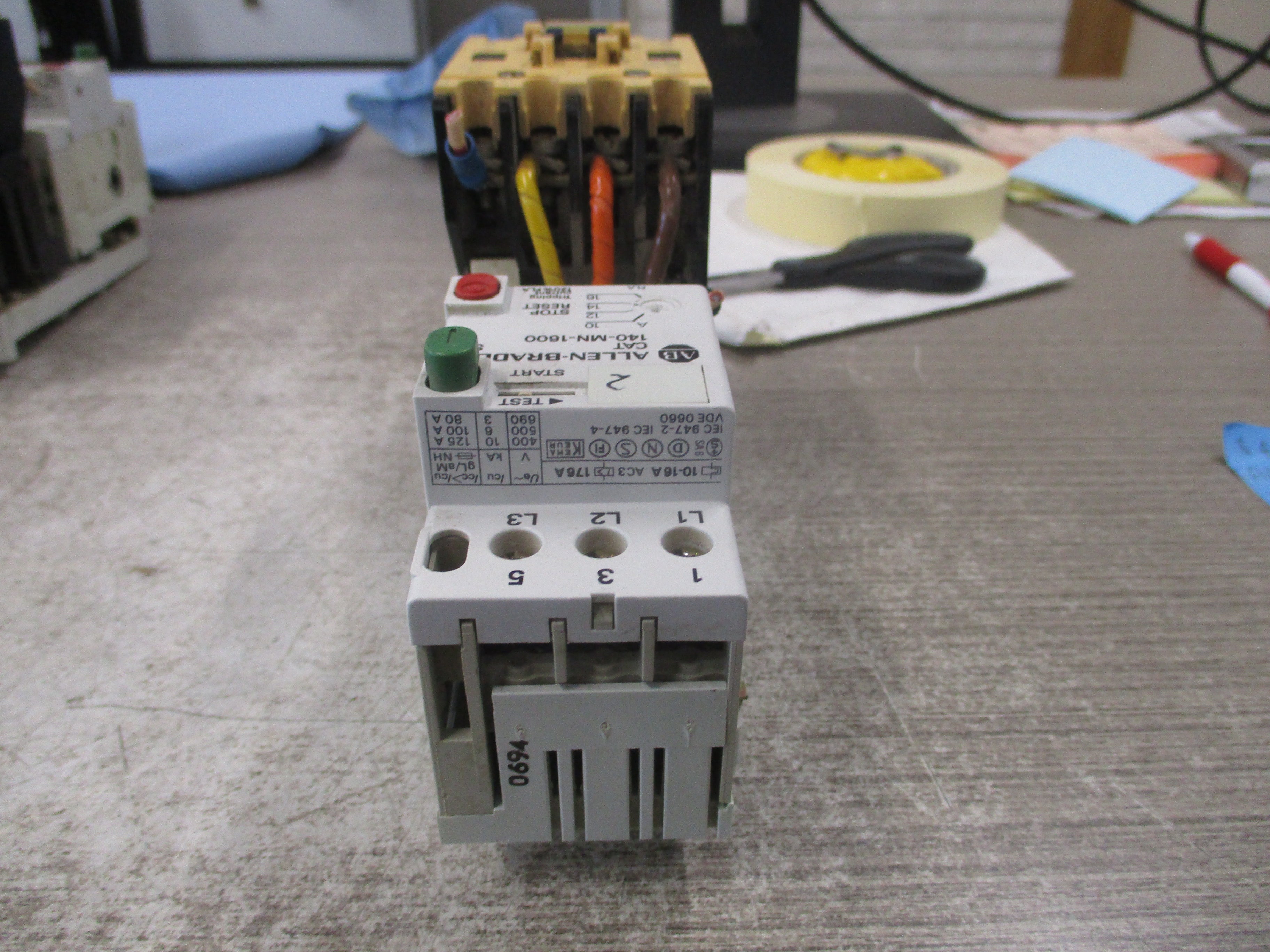 Allen-Bradley Starter 100-A18ND3/140-MN-1600 120V Coil Trip: 10-16A W/Mount Used