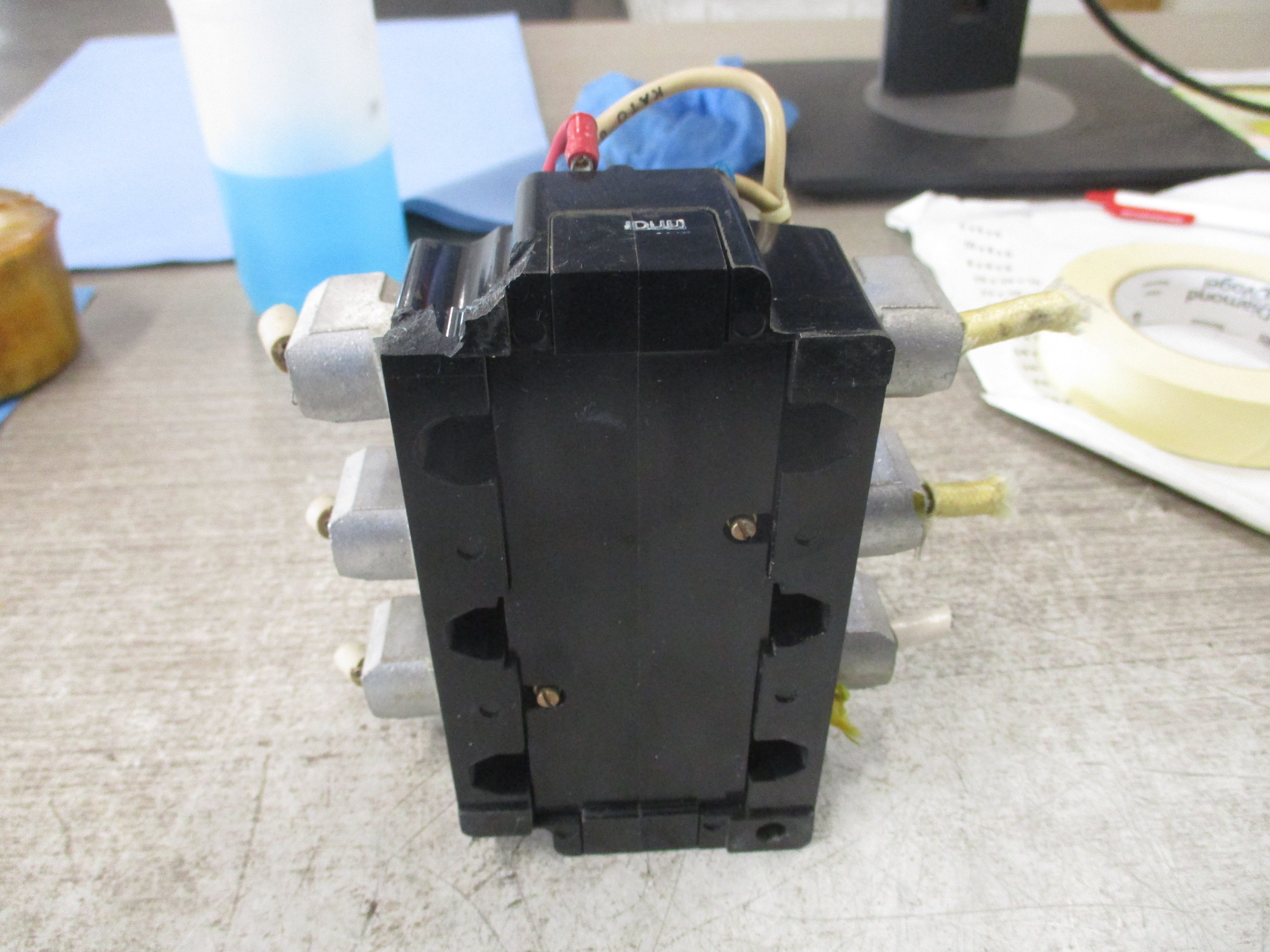 Allen-Bradley Overload Relay 815-DOV16 Ser. K 3P 600V *Broken Mount* Used
