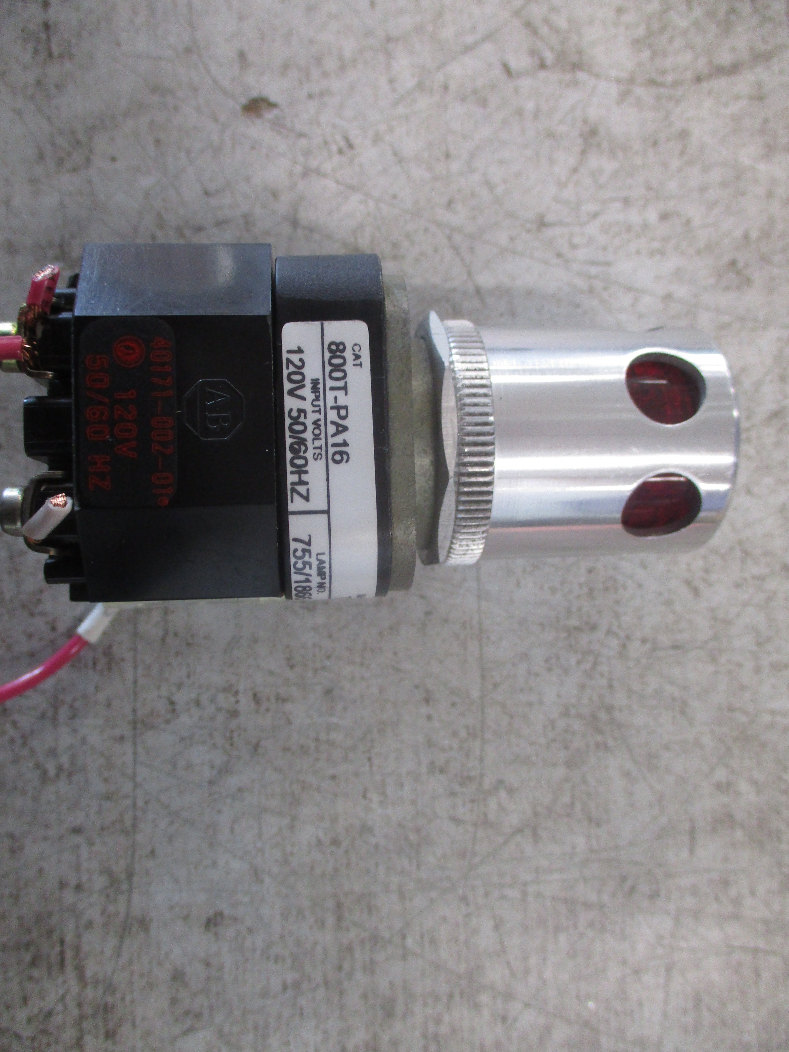 Allen-Bradley Illuminated Push Button 800T-PA16 Ser. T Red 120V Type 4,13