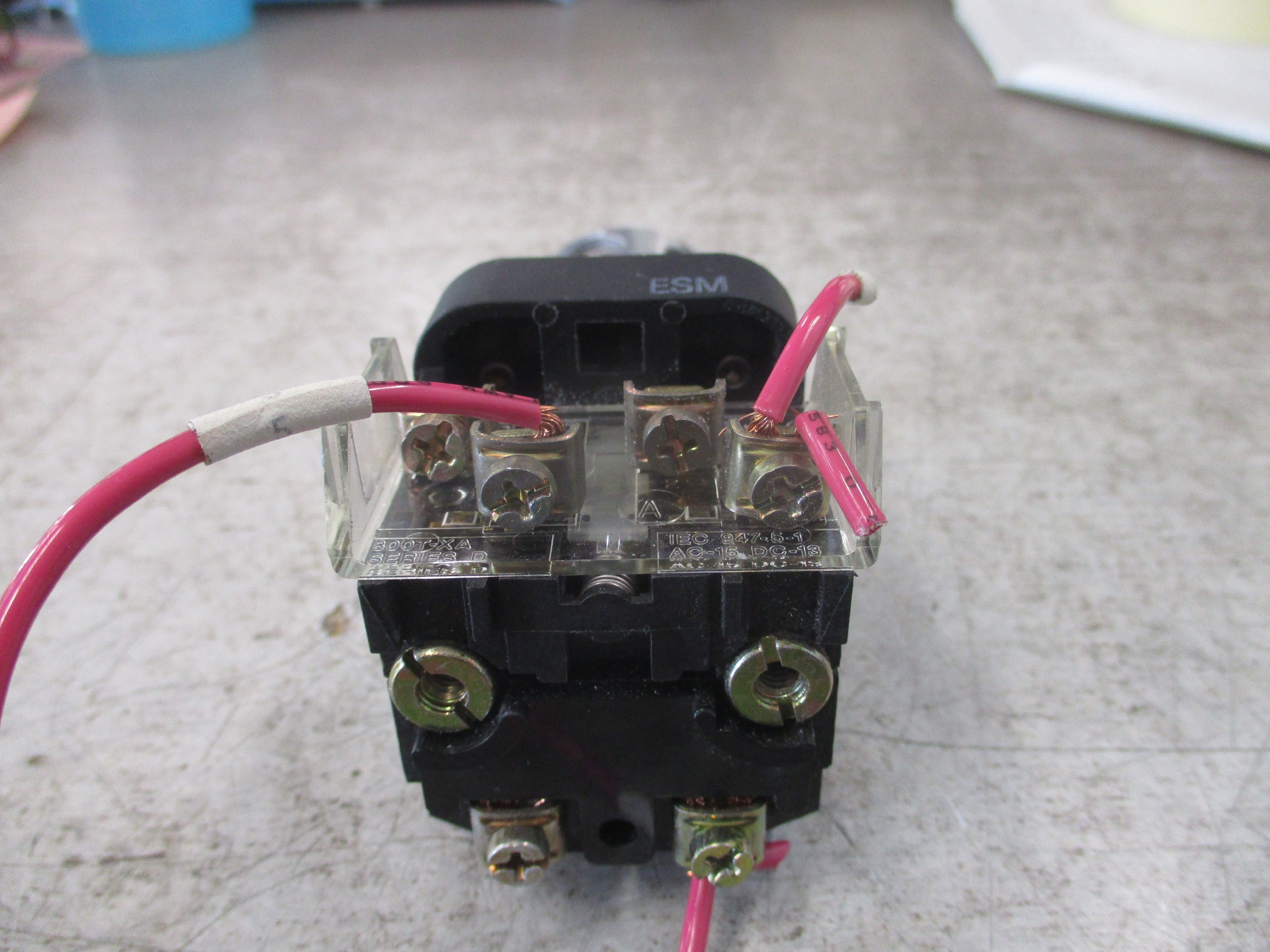 Allen-Bradley Illuminated Push Button 800T-PA16 Ser. T Red 120V Type 4,13