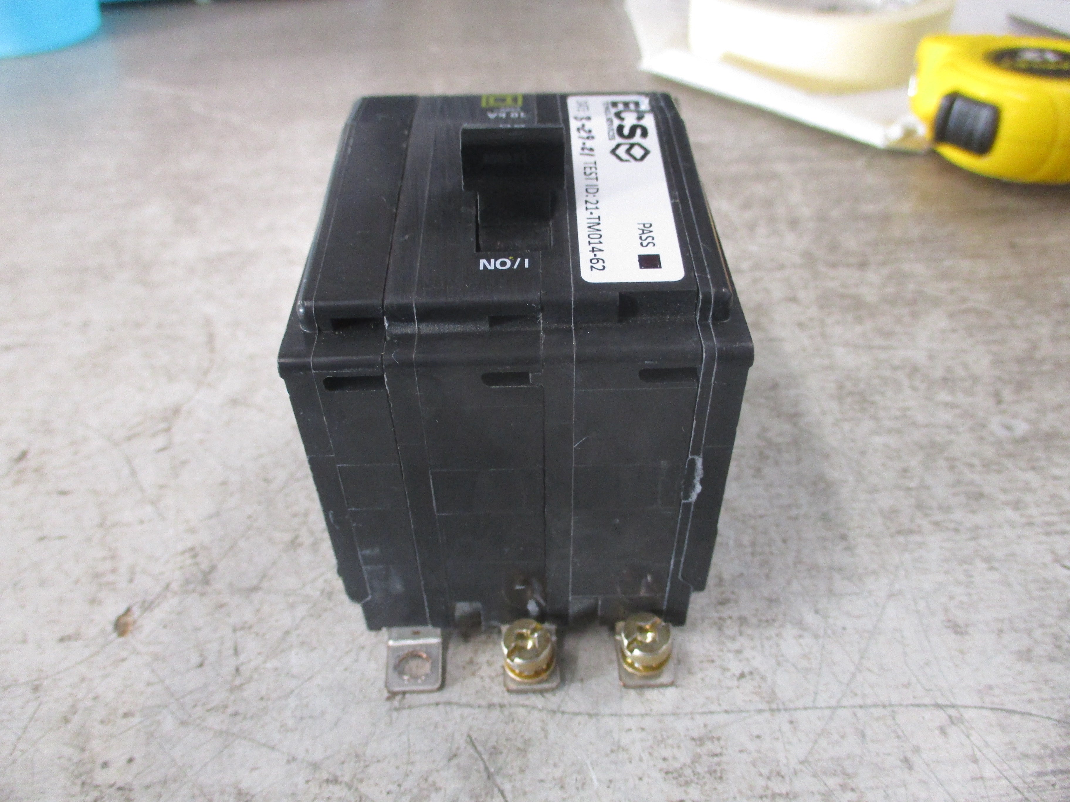 Allen-Bradley Time Delay Relay 700-HTF22F29Z24 Ser. A Off-Delay: 2.0 Sec w/ Base