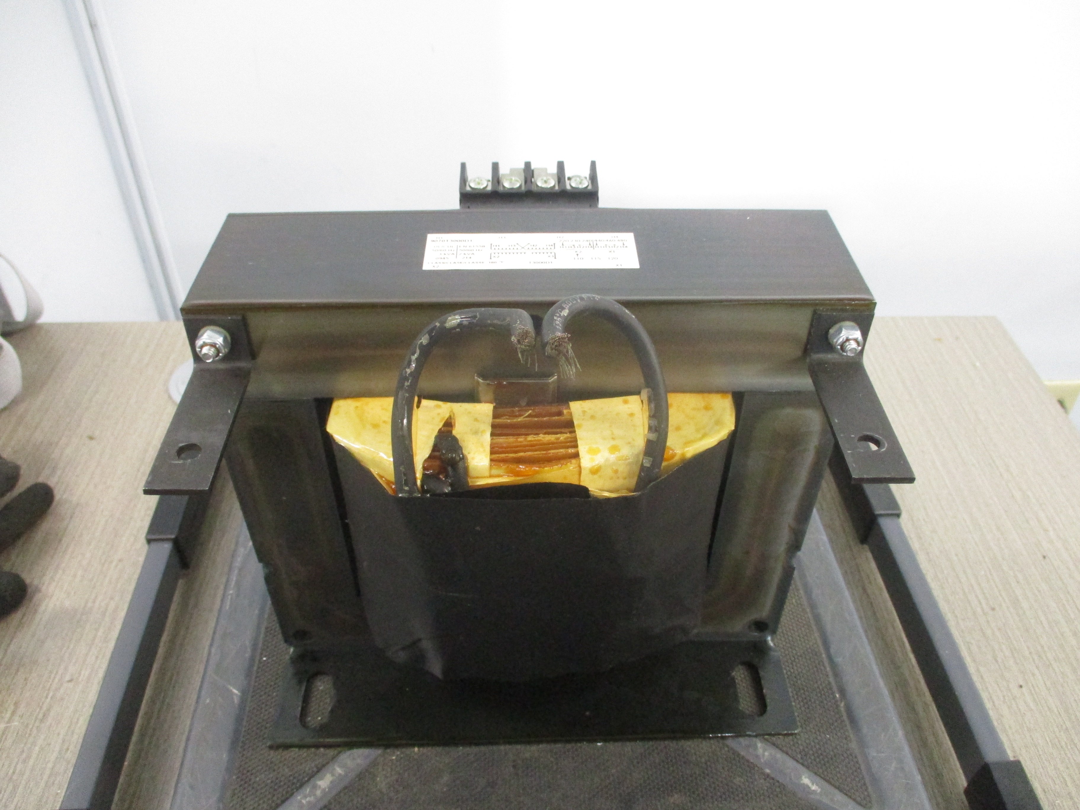 Square D Transformer 9070T3000D1 3KVA Pri: 240/480V Sec: 120V 50/60Hz Used