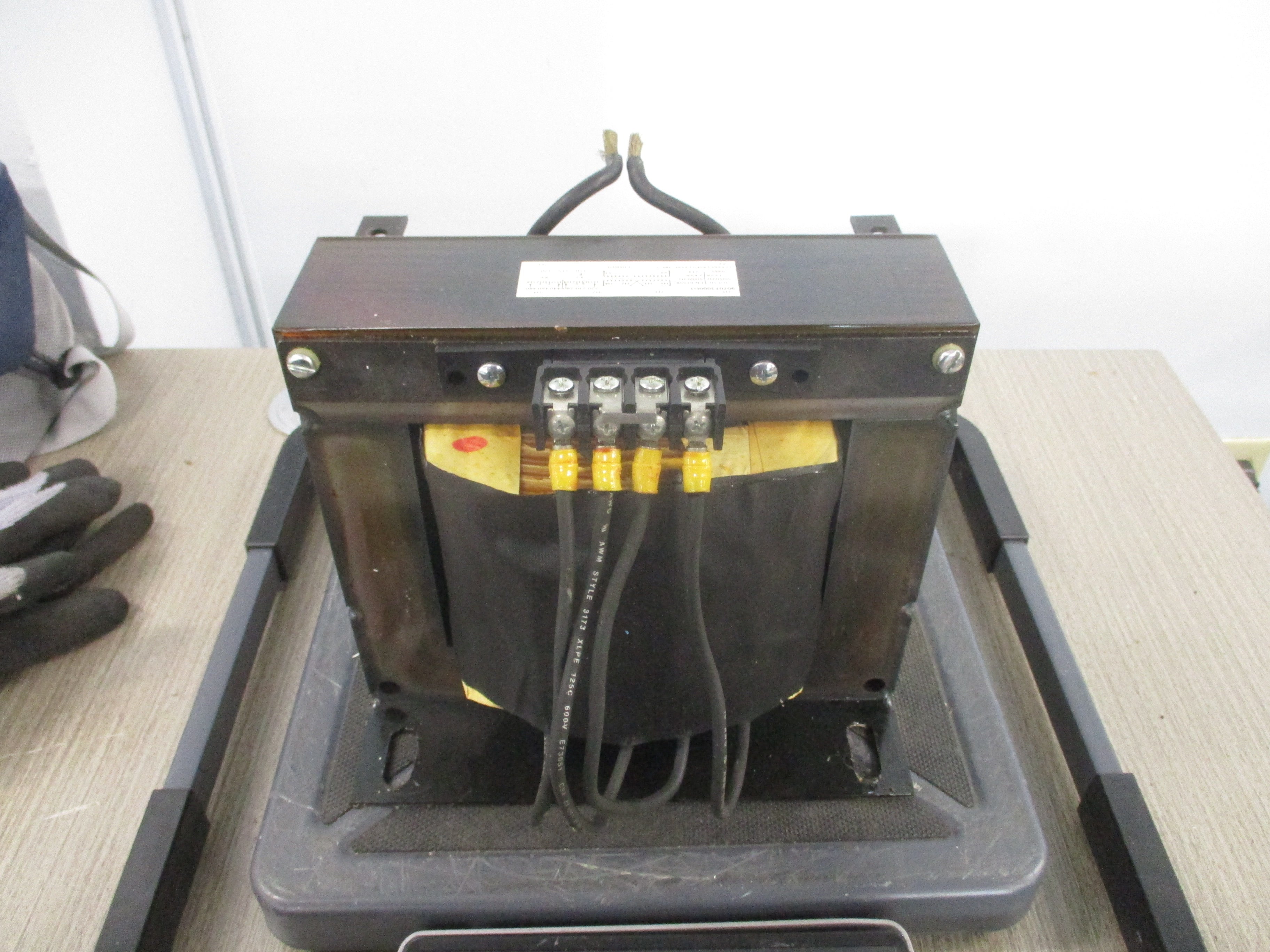 Square D Transformer 9070T3000D1 3KVA Pri: 240/480V Sec: 120V 50/60Hz Used