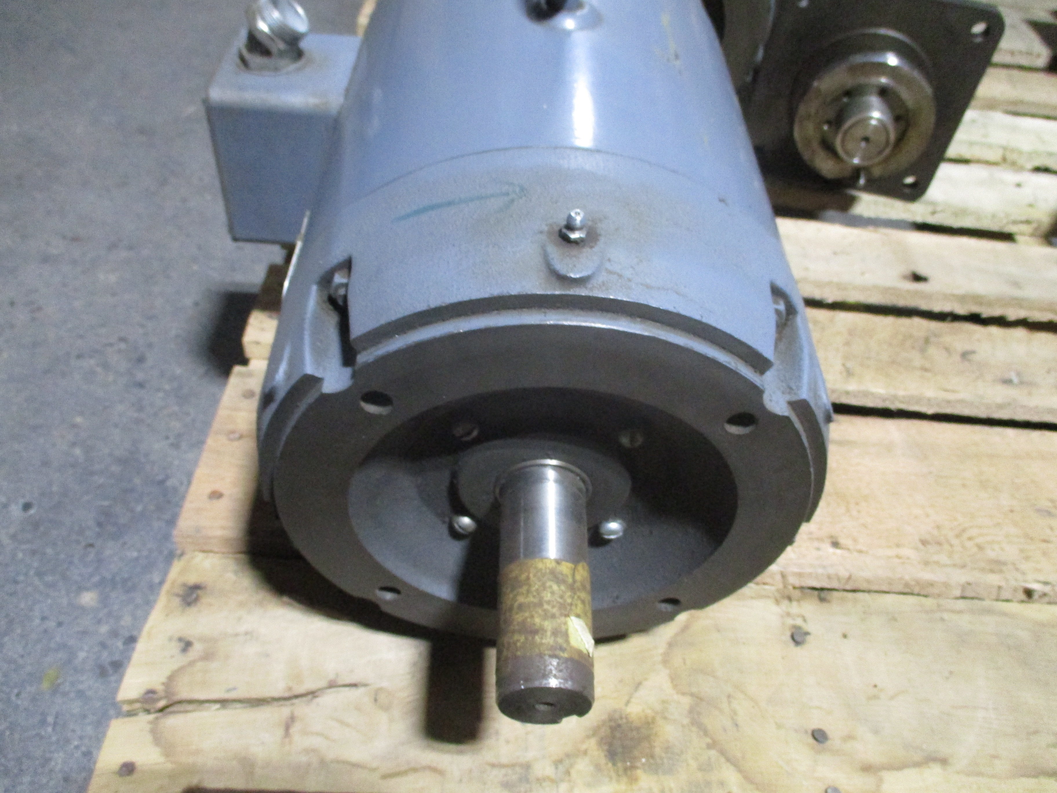 Baldor Motor CM3313T 10HP 208-230/460V 30-28/14A 1800RPM 60Hz 3Ph Frame: 215TC