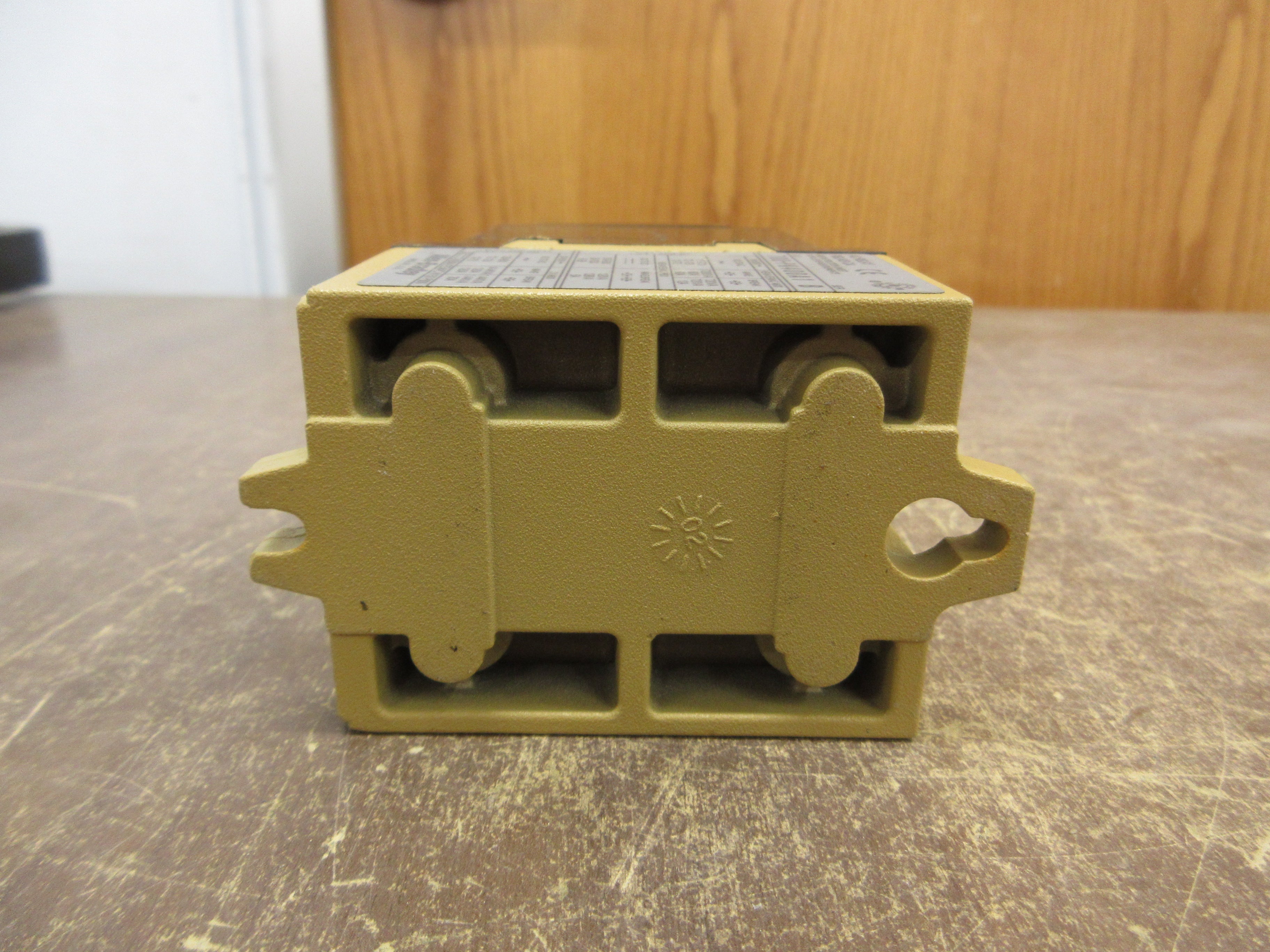 Allen-Bradley Type PK AC Relay 700-PK400A1 Ser. B 115-120V Coil Used