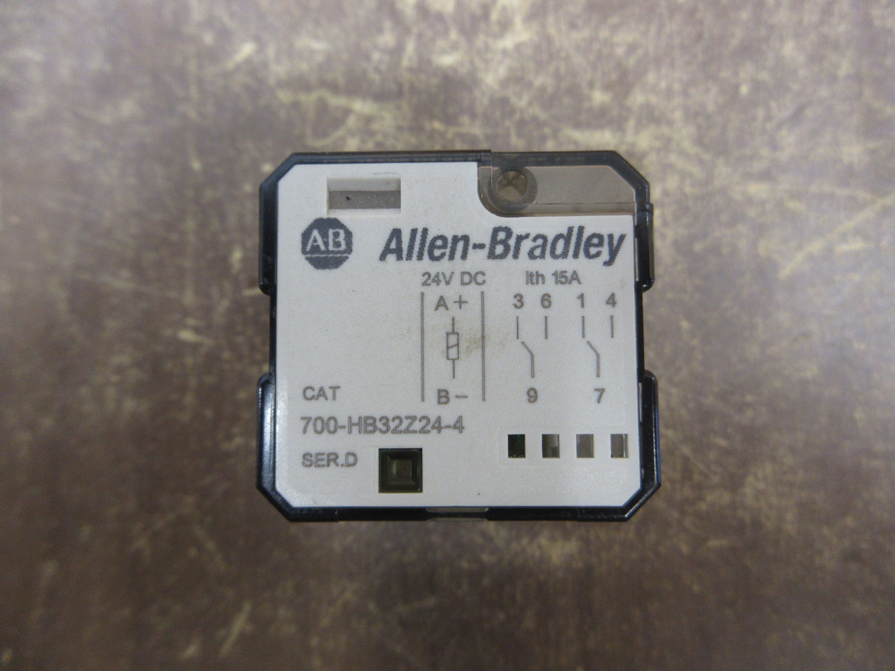 Allen-Bradley Relay 700-HB32Z24-4 Ser. D 24VDC Coil *Lot of 2* Used