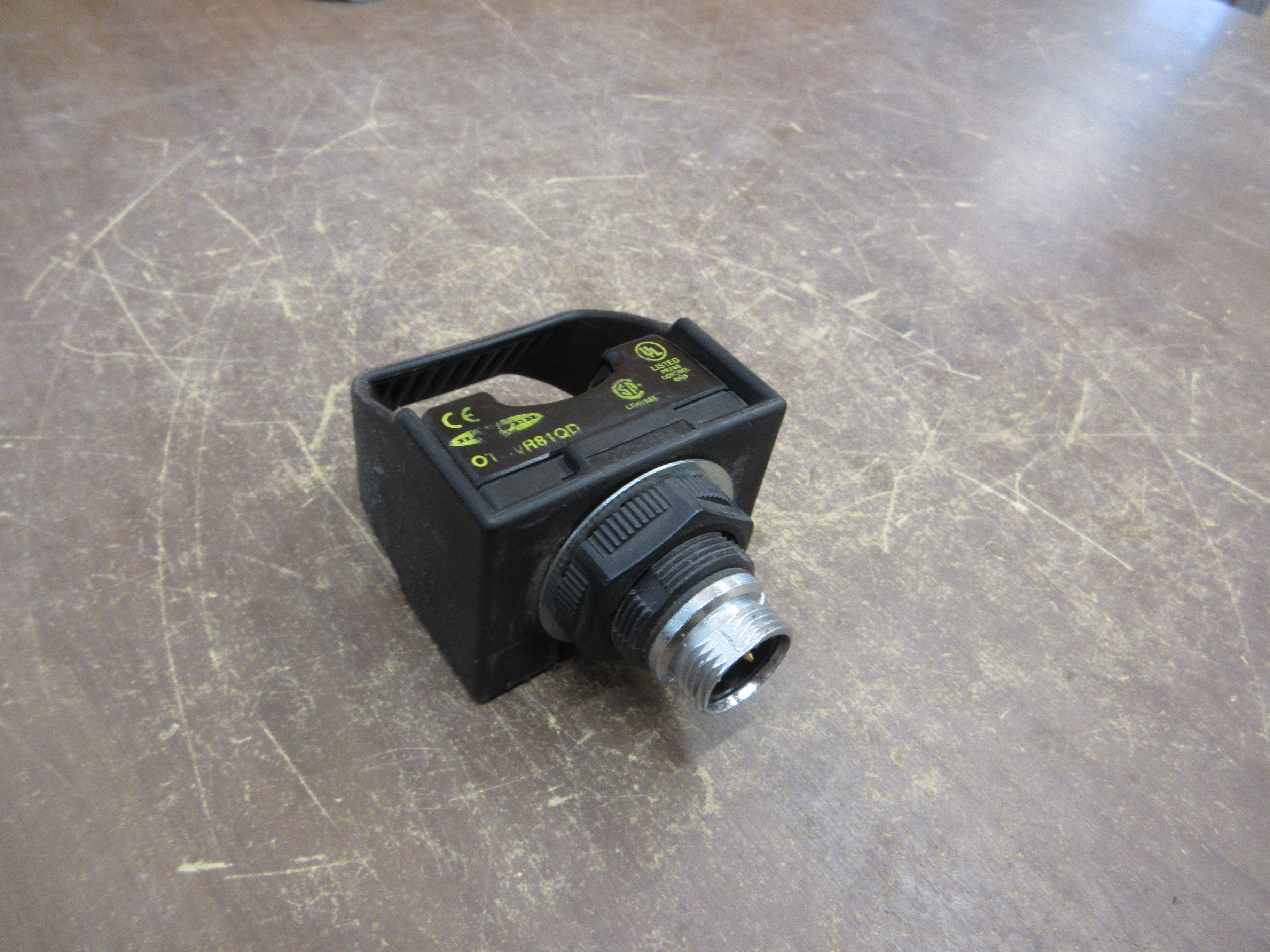 Banner Optical Touch Button OTBVR81QD Used
