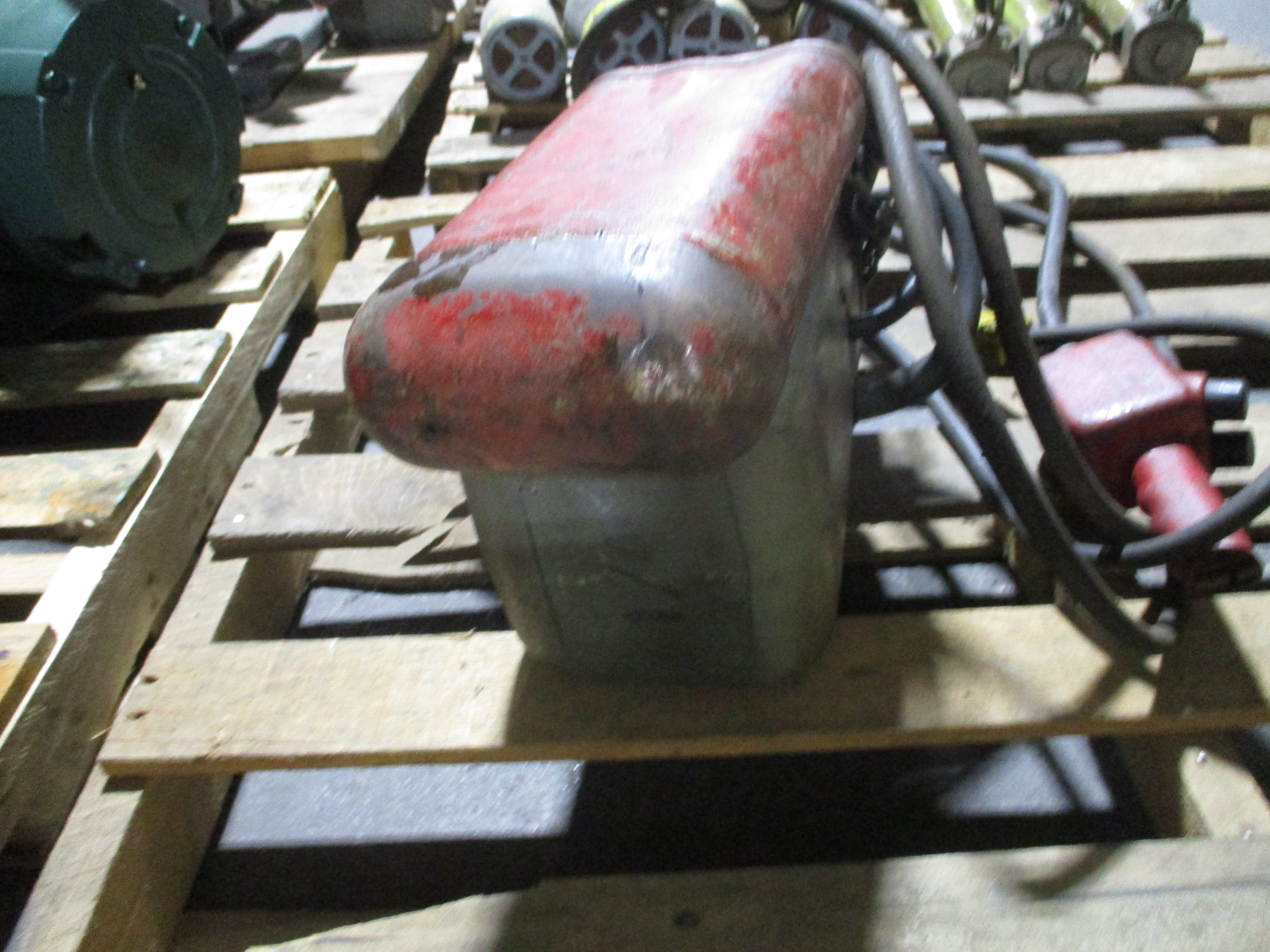 Coffing 1/4-Ton Chain Hoist 115V 60Hz 1Ph 4.3A Used