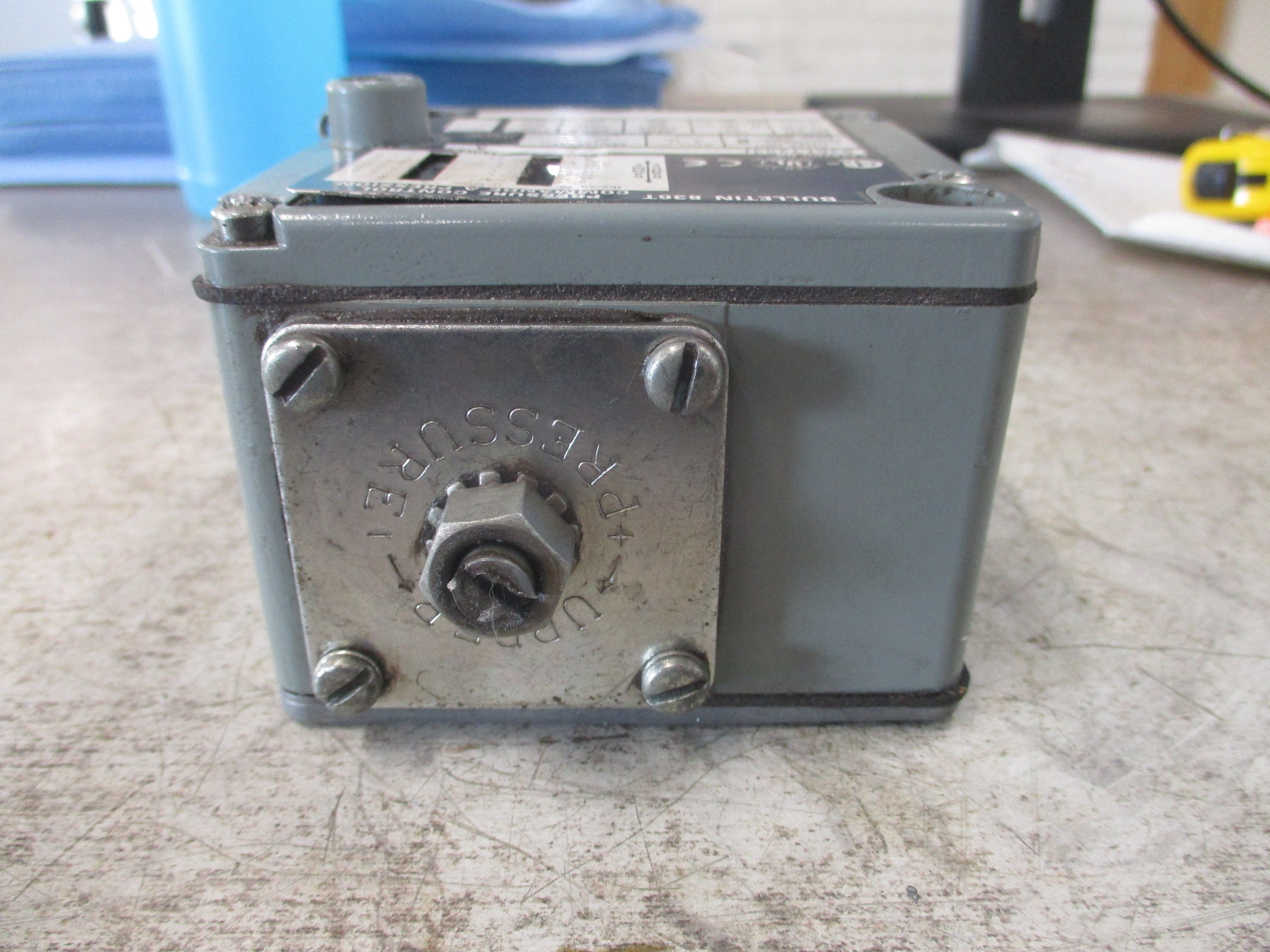 Allen-Bradley Pressure Control Switch 836T-T253J Ser. A Diff: 6-30 PSI