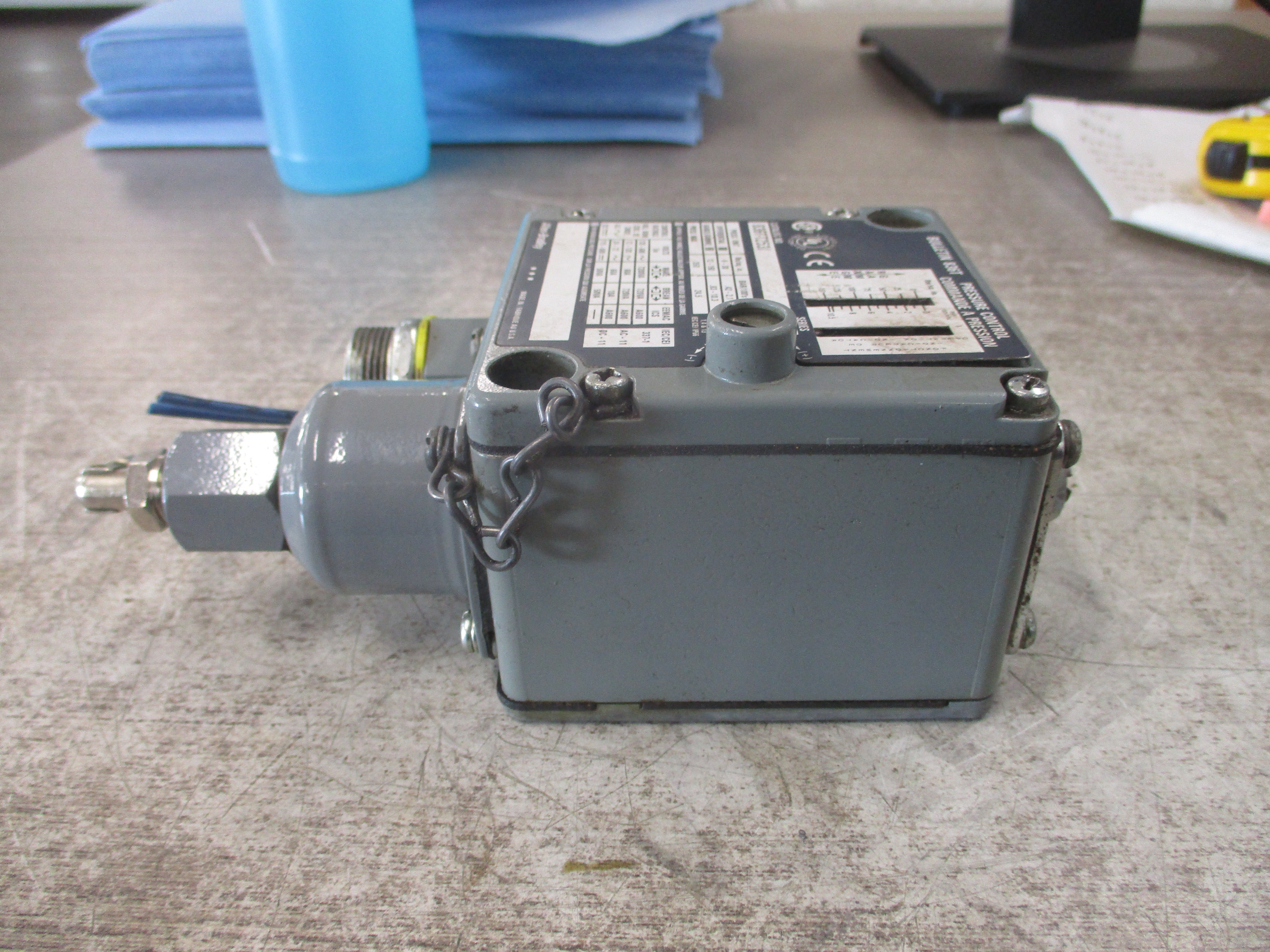 Allen-Bradley Pressure Control Switch 836T-T253J Ser. A Diff: 6-30 PSI