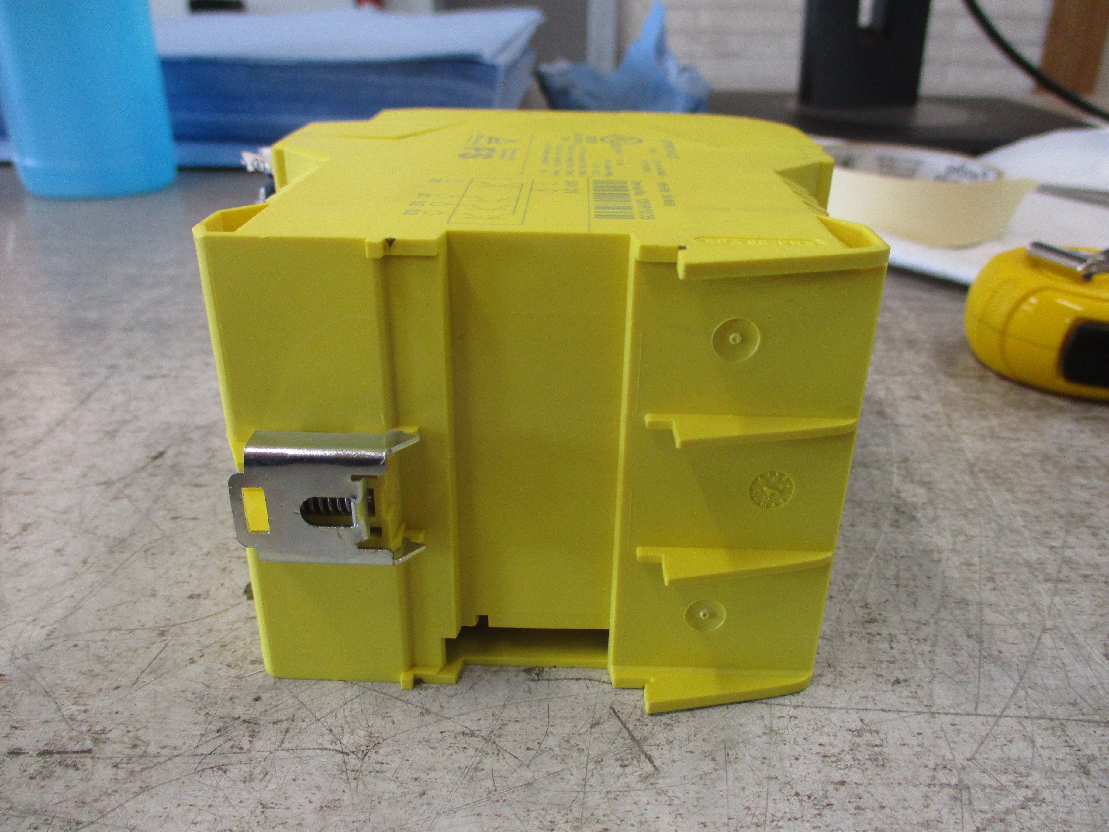 Phoenix Contact PSR-TRISAFE-S Safety Relay PSR-SCP-24DC/TS/S HW: 09 FW: 1636